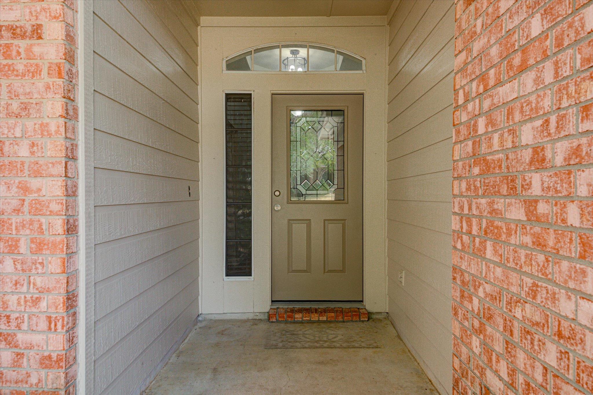 2702 Greenlee Dr, Leander, TX 78641