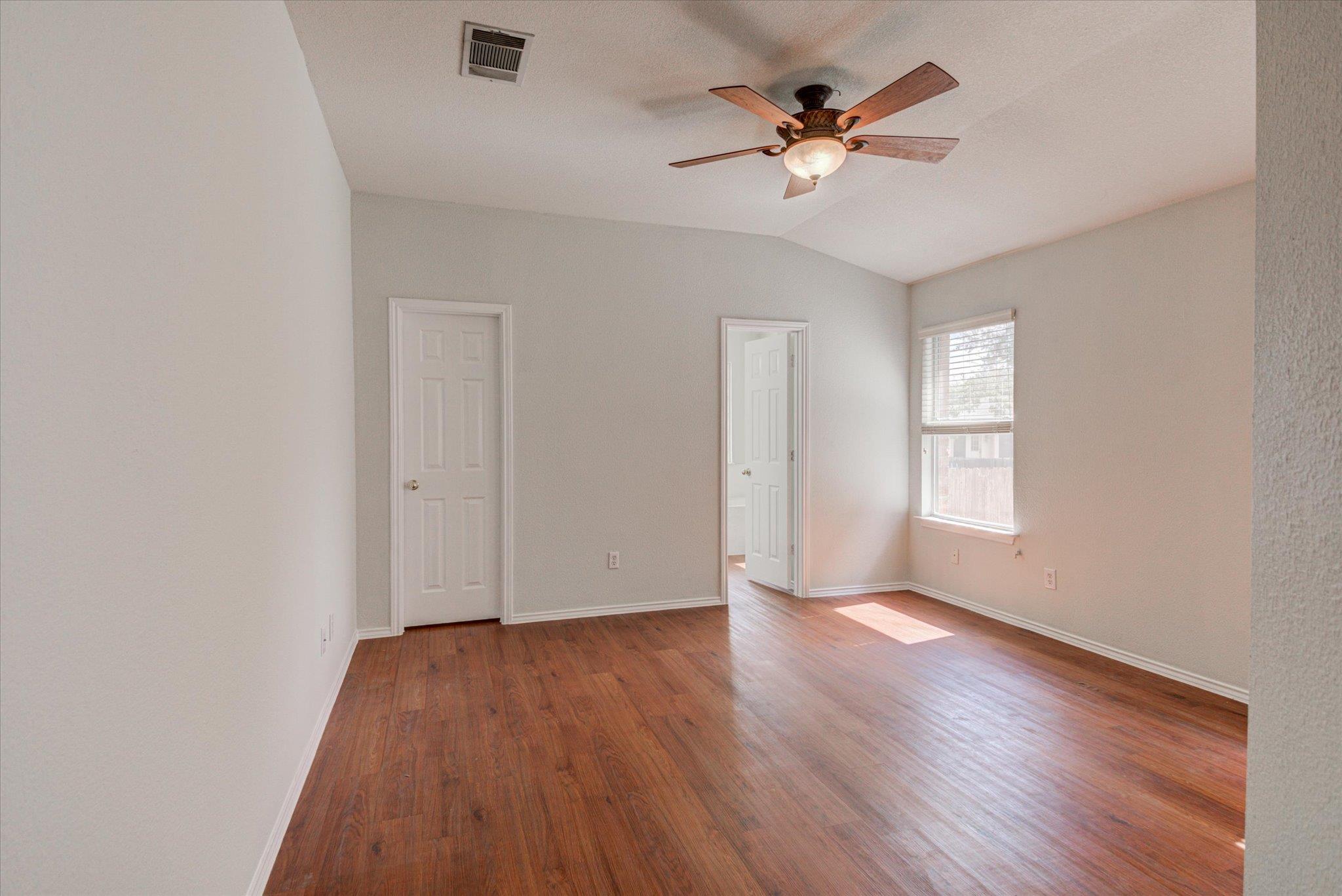 2702 Greenlee Dr, Leander, TX 78641