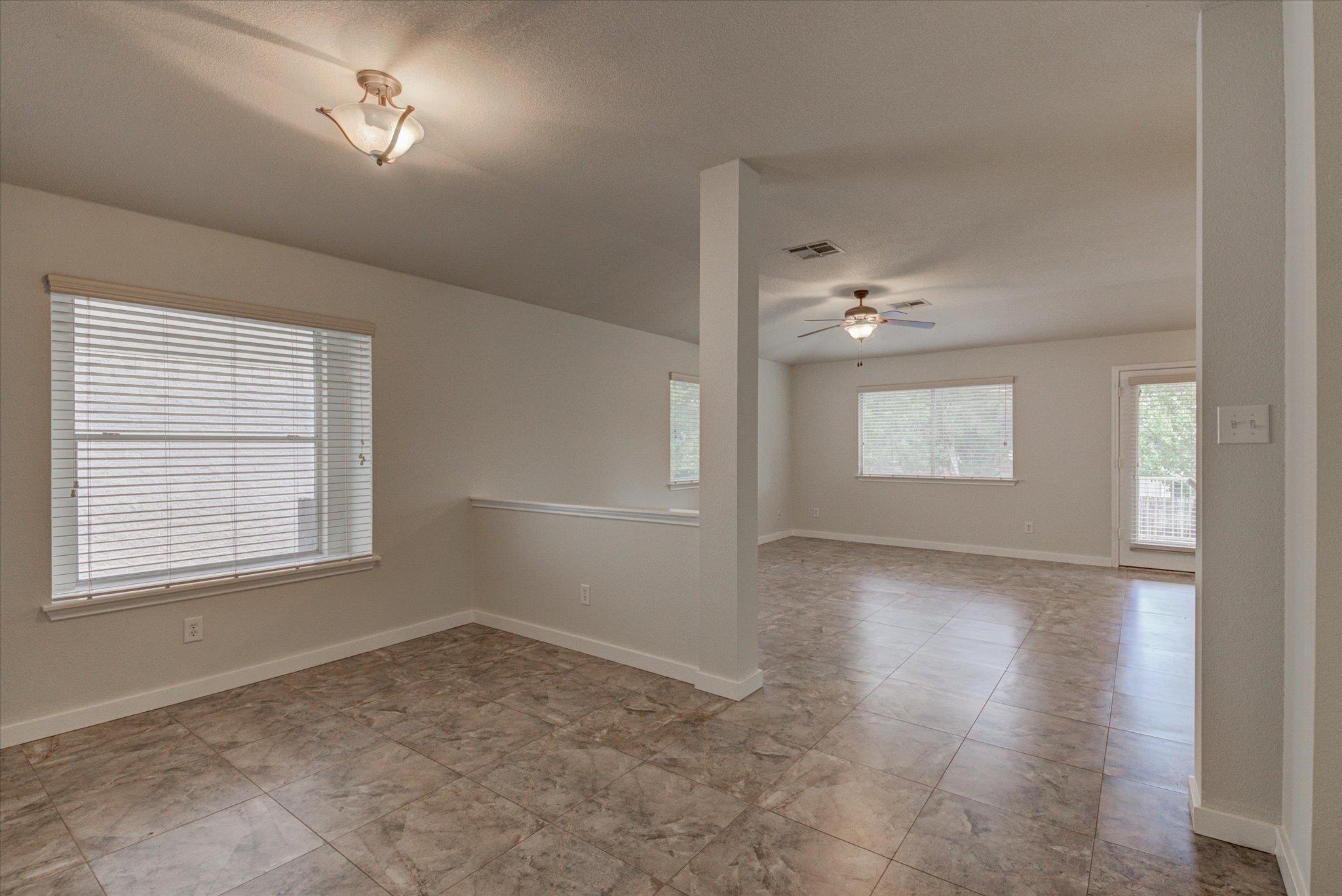 2702 Greenlee Dr, Leander, TX 78641