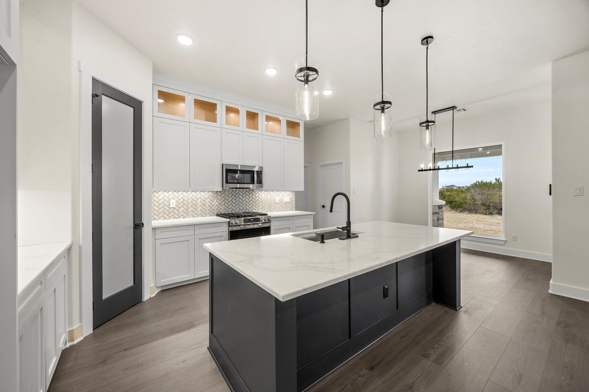 1126 Northcross Dr, Salado, TX 76571