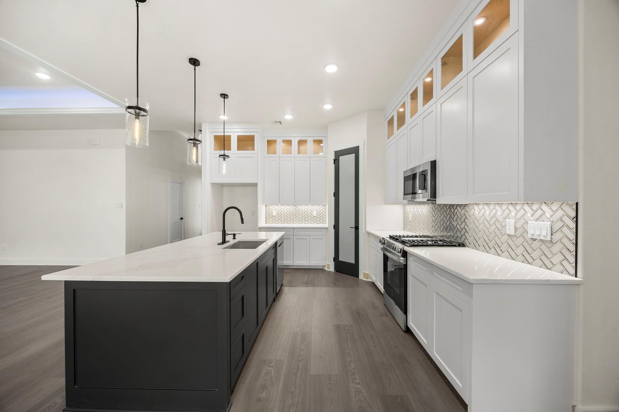 1126 Northcross Dr, Salado, TX 76571