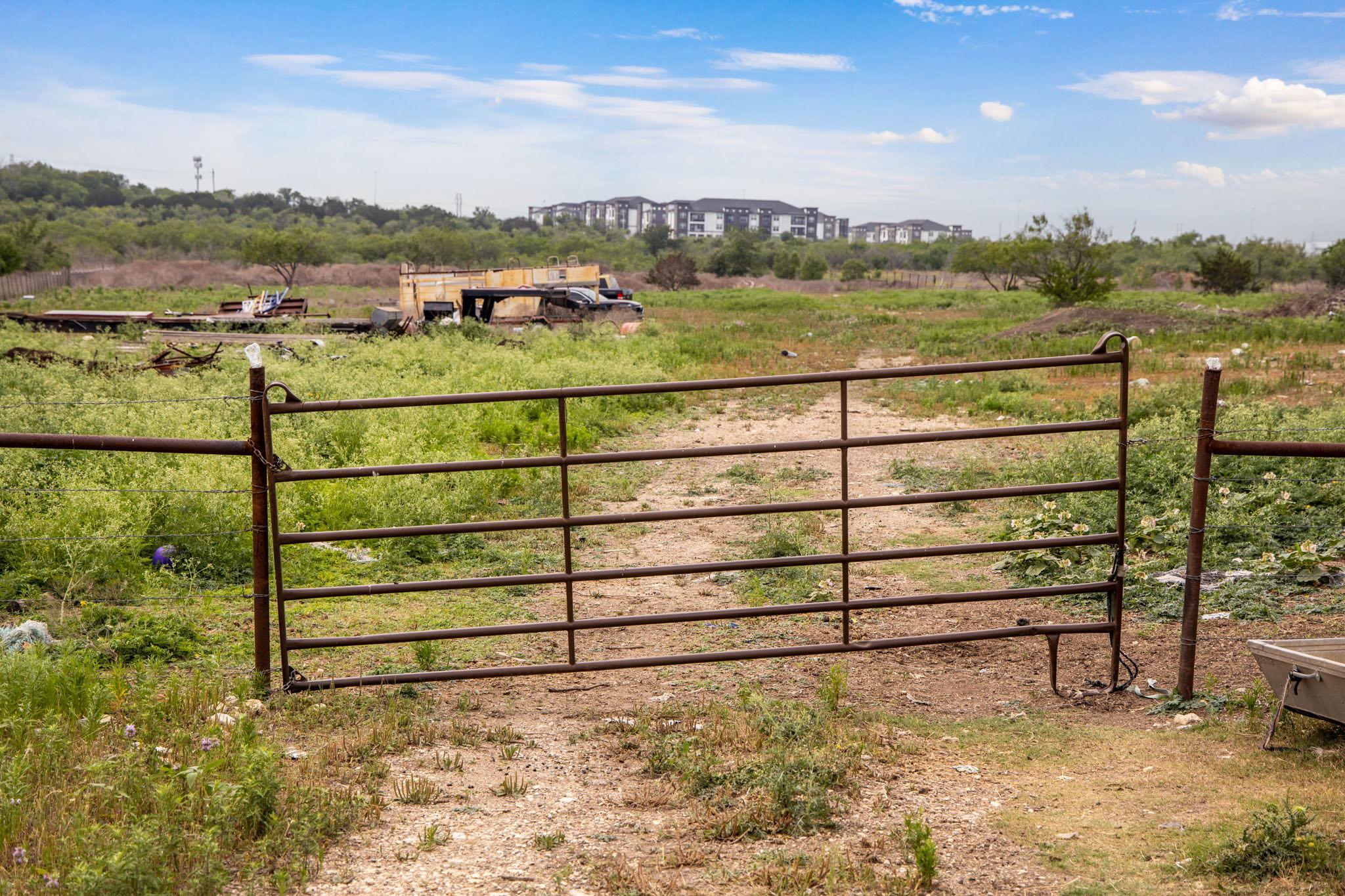 2811 Harris Hill Rd, San Marcos, TX 78666