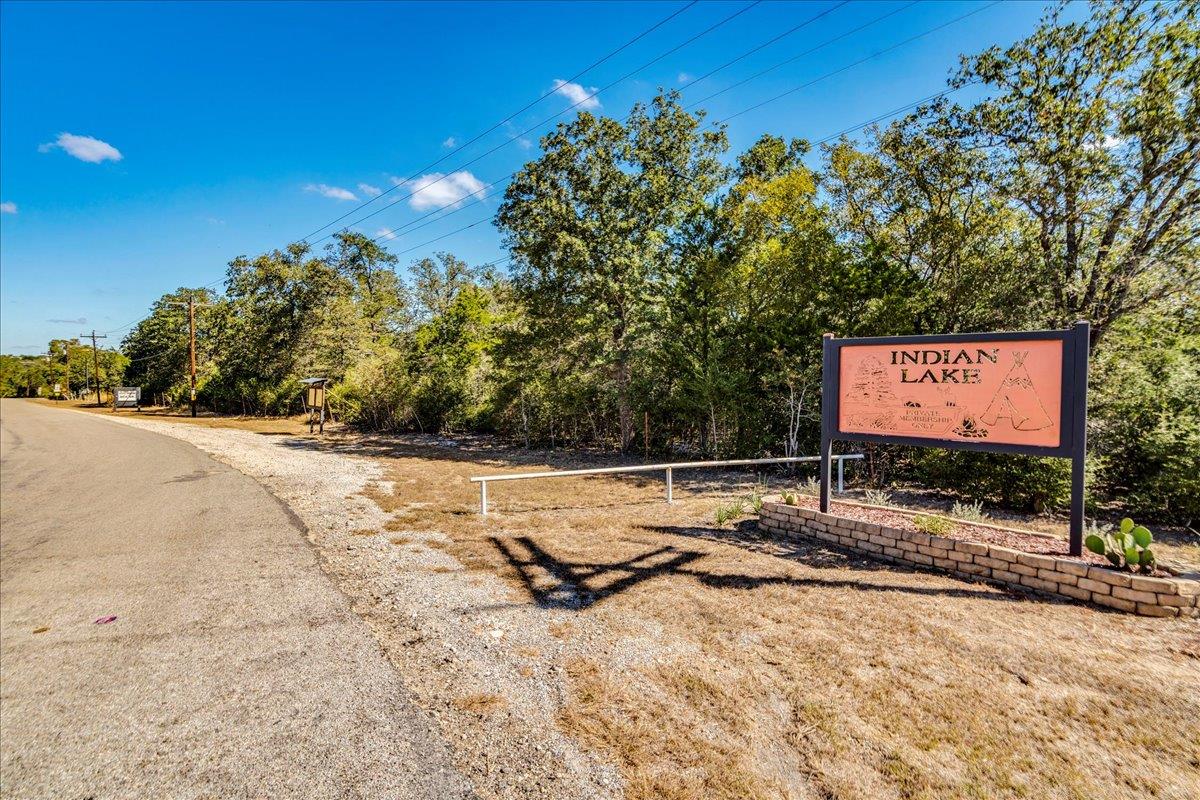 106 Wampum, Smithville, TX 78957