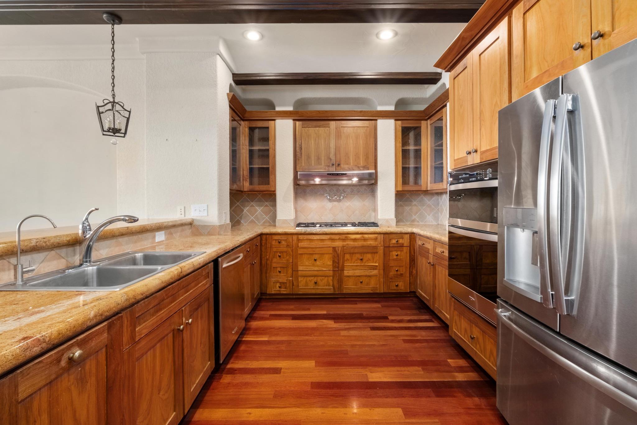 409 Hazeltine Dr, Lakeway, TX 78734