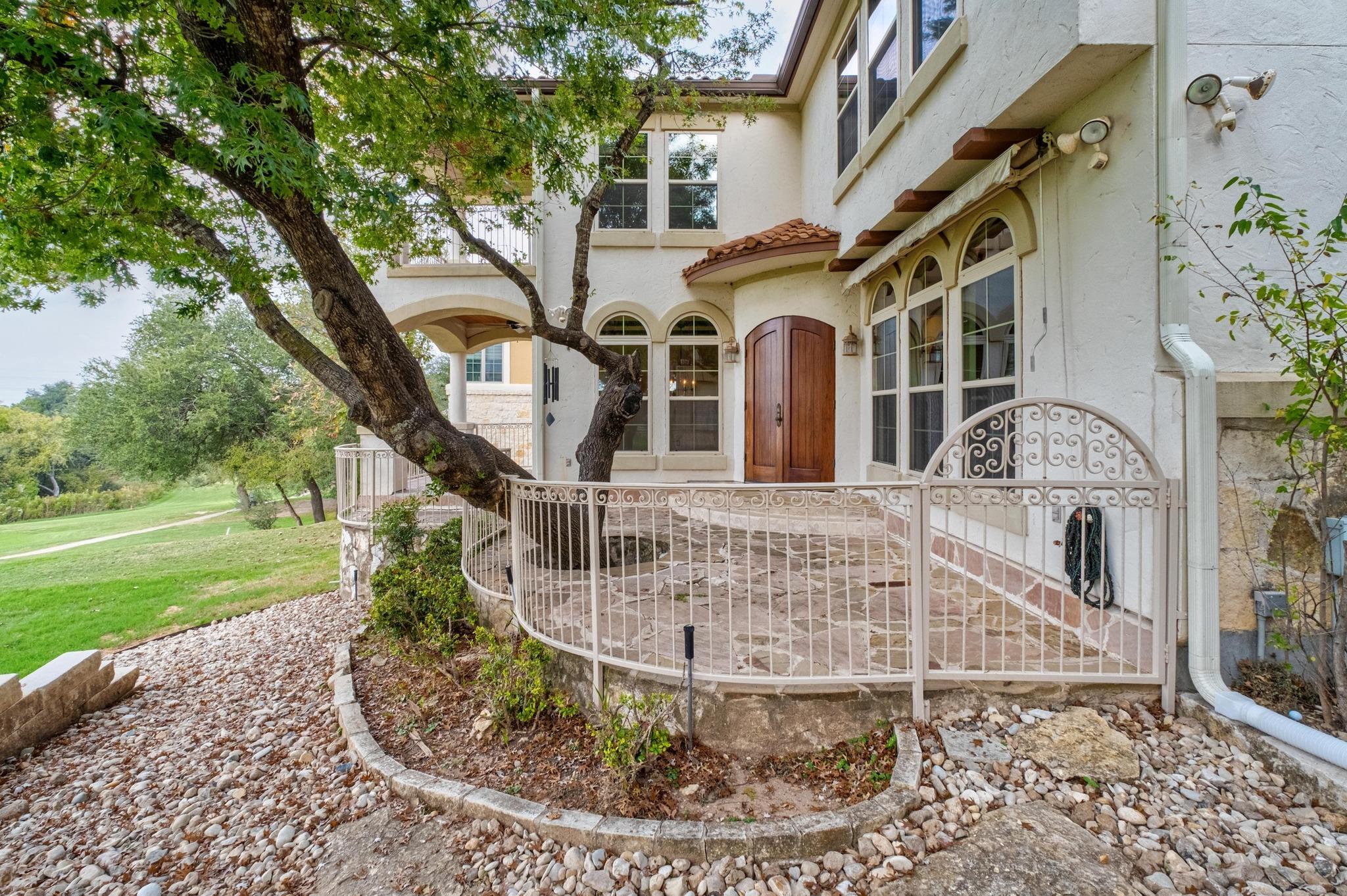 409 Hazeltine Dr, Lakeway, TX 78734