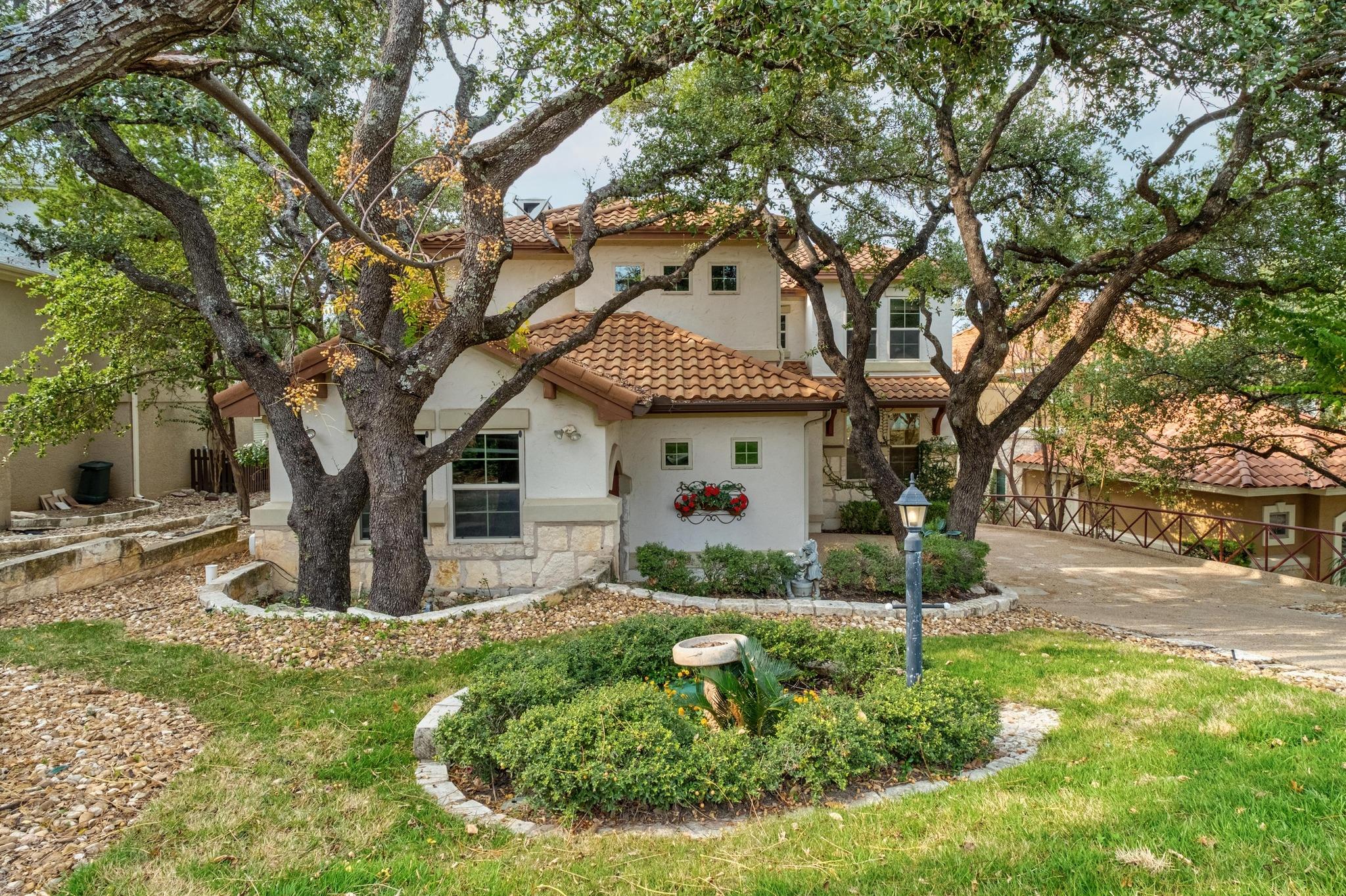 409 Hazeltine Dr, Lakeway, TX 78734