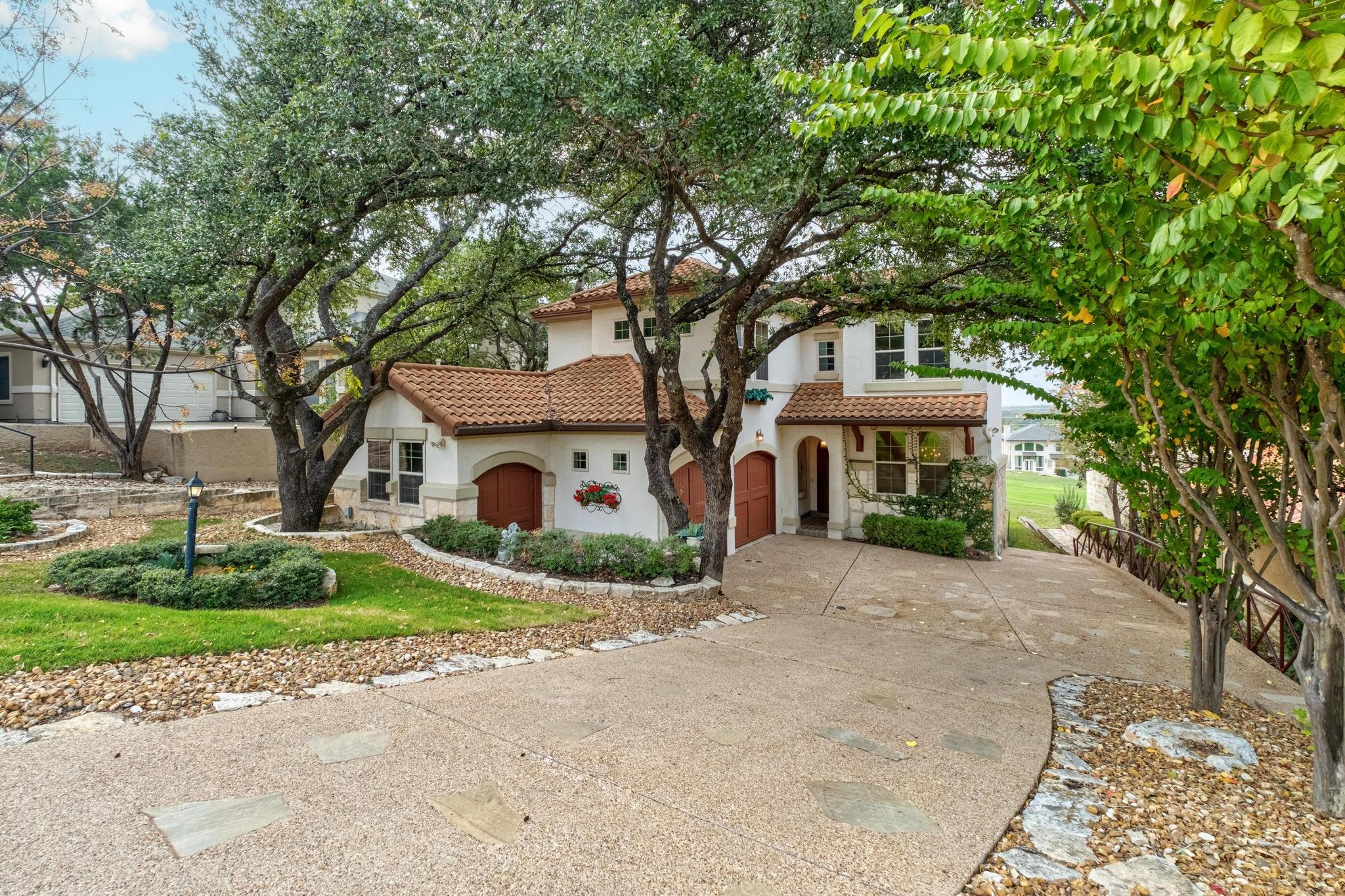 409 Hazeltine Dr, Lakeway, TX 78734