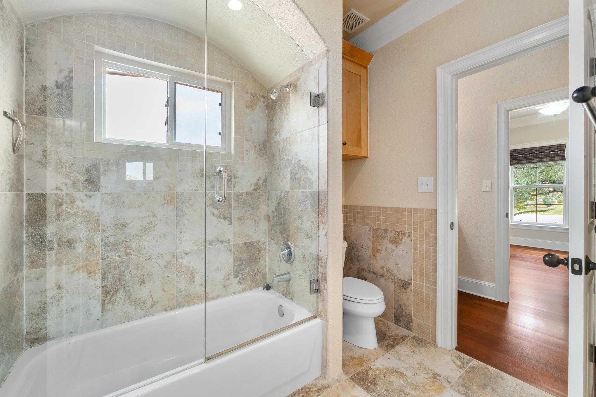 409 Hazeltine Dr, Lakeway, TX 78734