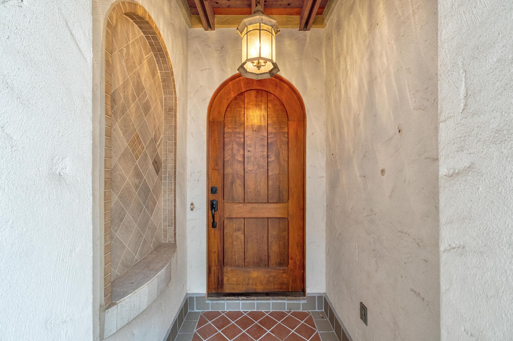 409 Hazeltine Dr, Lakeway, TX 78734