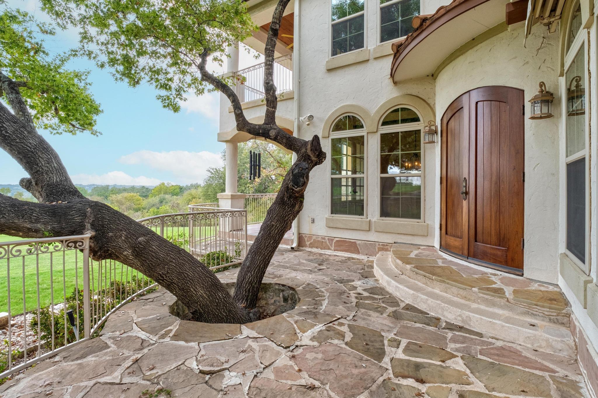 409 Hazeltine Dr, Lakeway, TX 78734