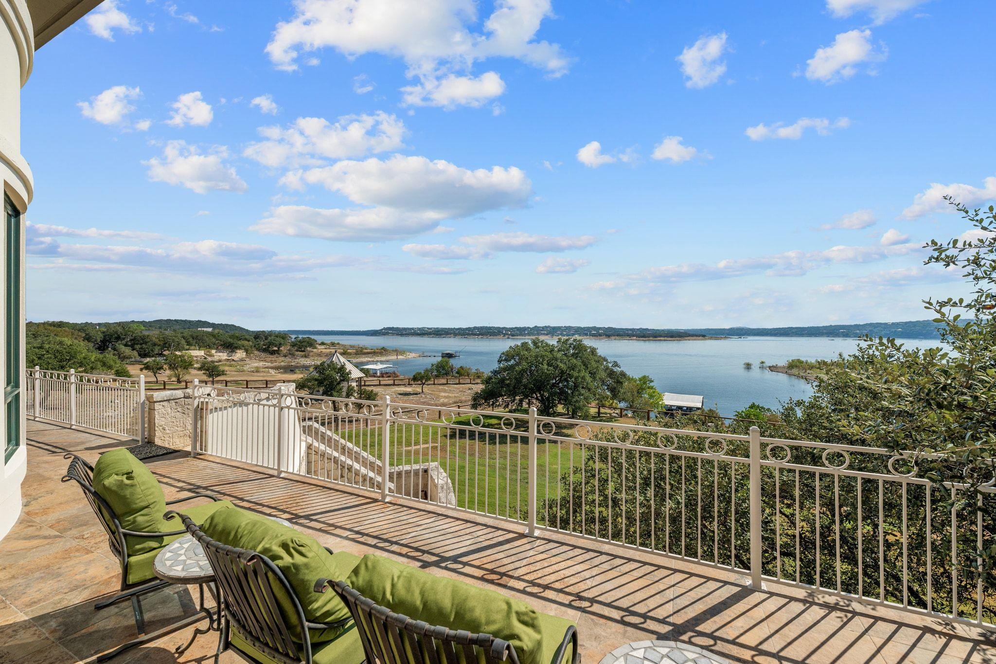 19901 Moon Dance Ln, Spicewood, TX 78669