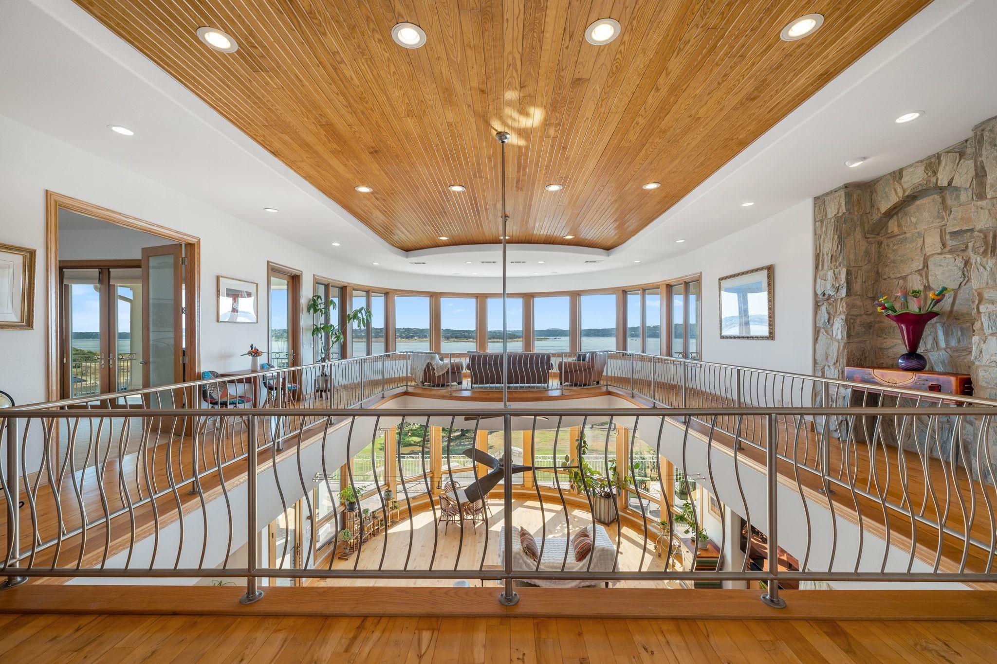 19901 Moon Dance Ln, Spicewood, TX 78669