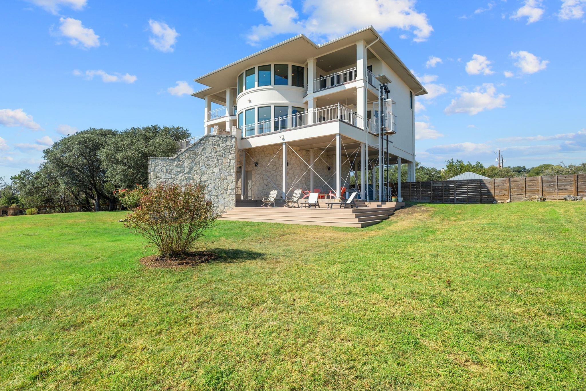 19901 Moon Dance Ln, Spicewood, TX 78669