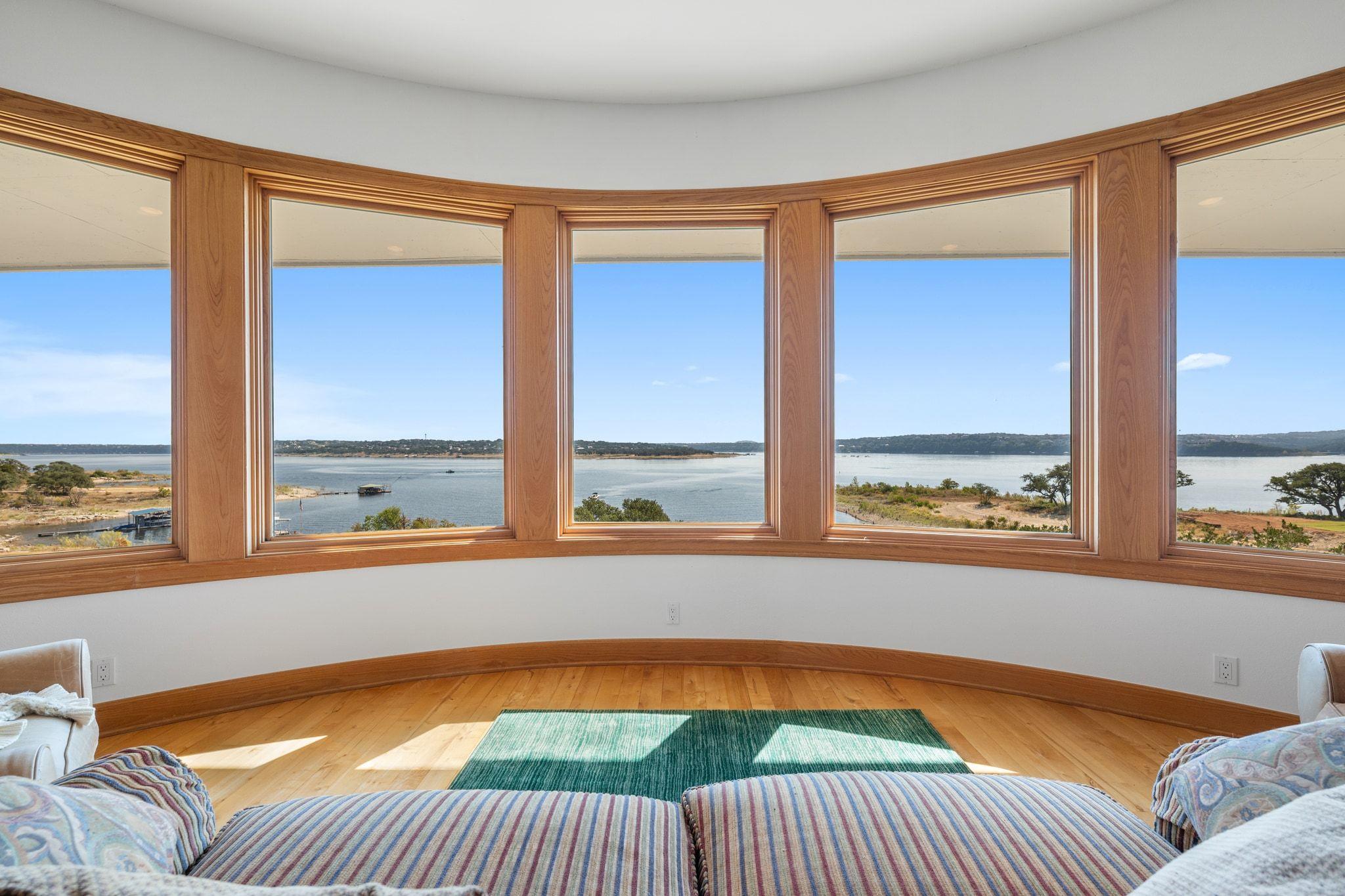 19901 Moon Dance Ln, Spicewood, TX 78669