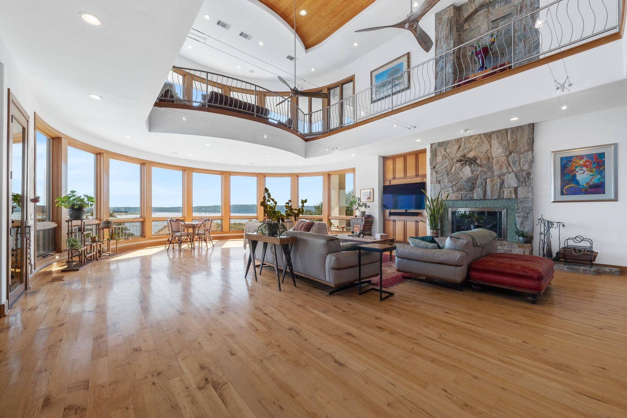 19901 Moon Dance Ln, Spicewood, TX 78669