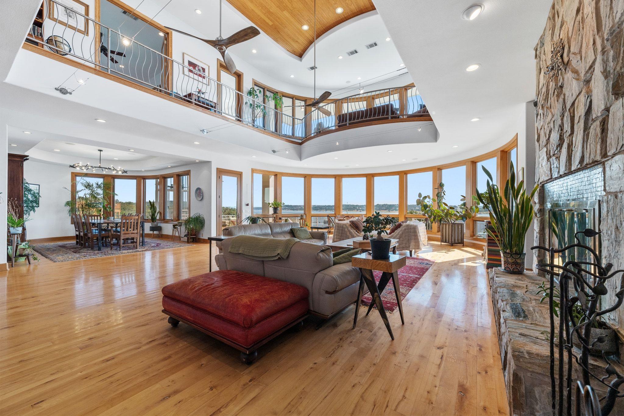 19901 Moon Dance Ln, Spicewood, TX 78669