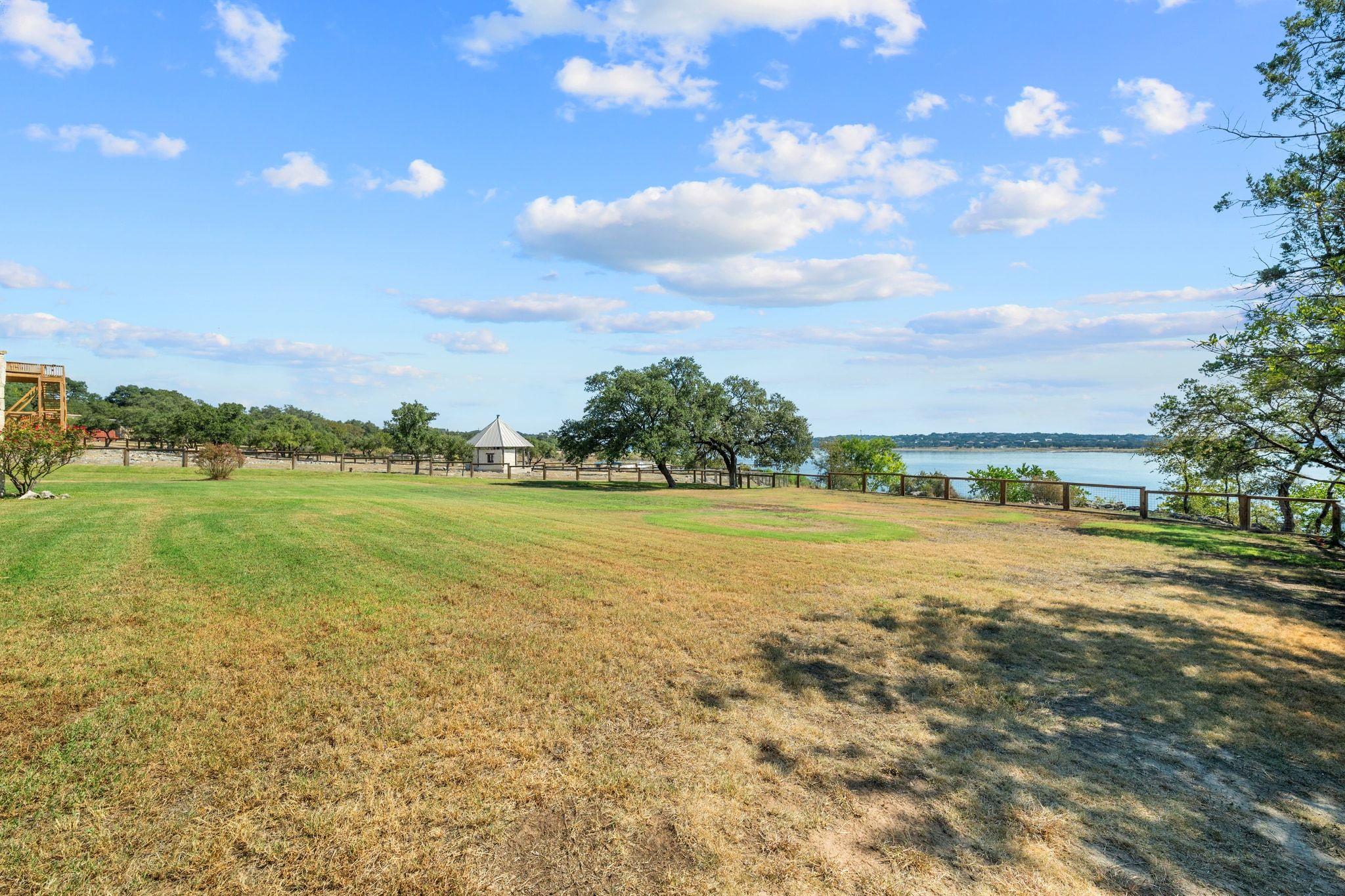 19901 Moon Dance Ln, Spicewood, TX 78669