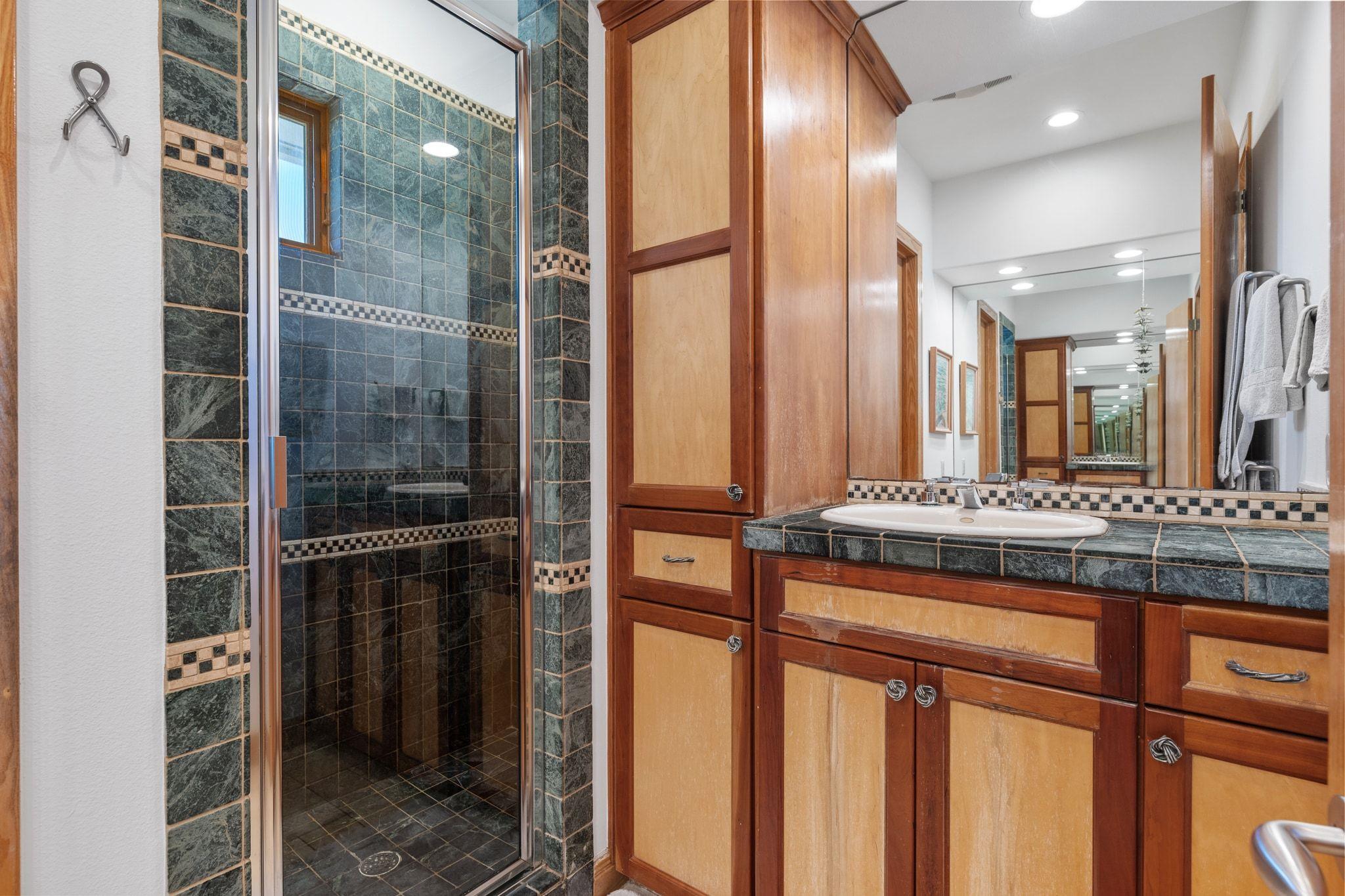 19901 Moon Dance Ln, Spicewood, TX 78669