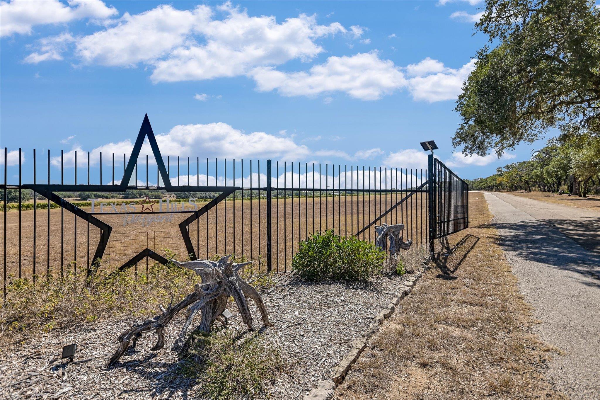 878 Ranch Road 2766, Johnson City, TX 78636