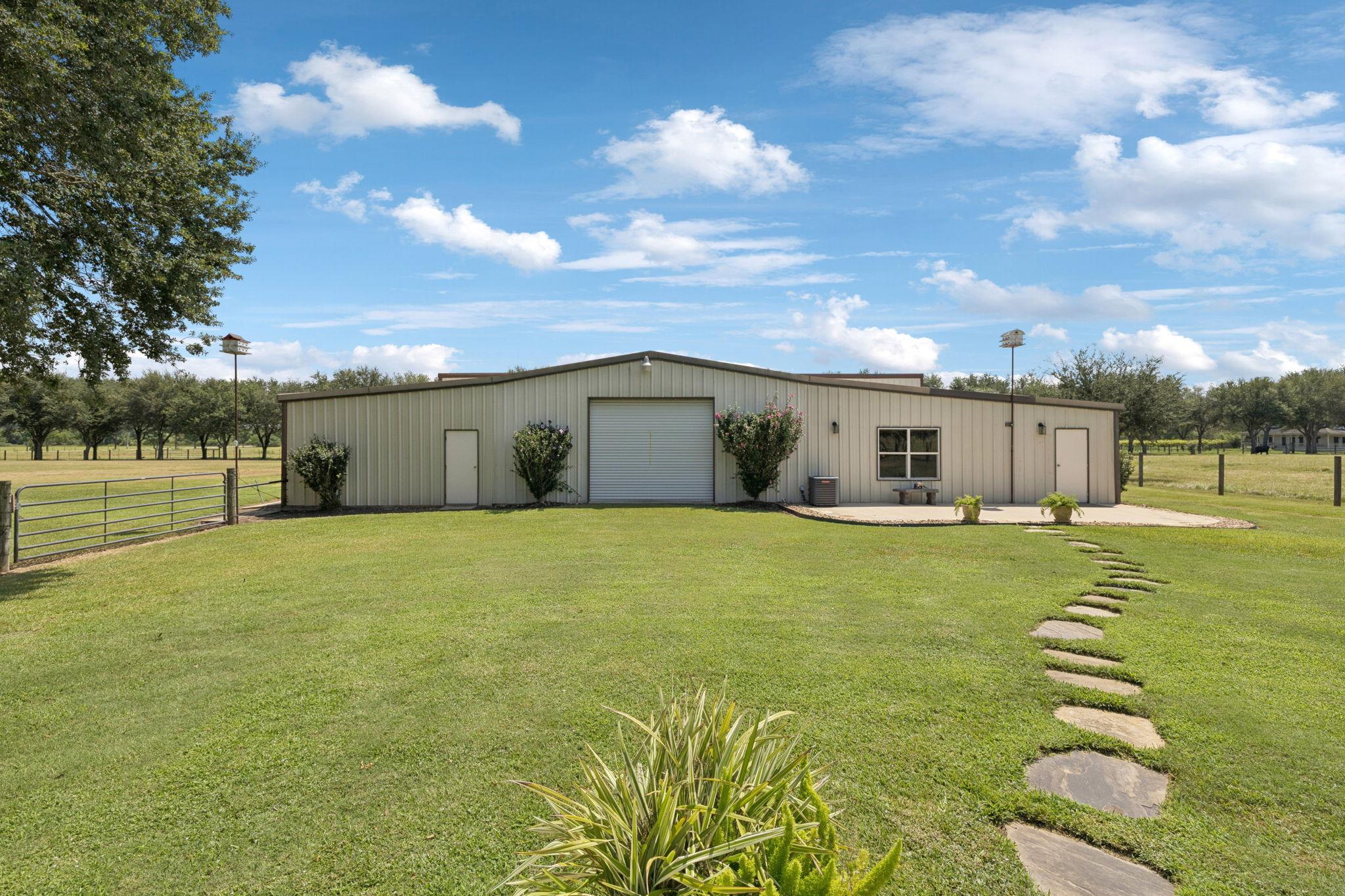 31229 Rochen Rd, Waller, TX 77484