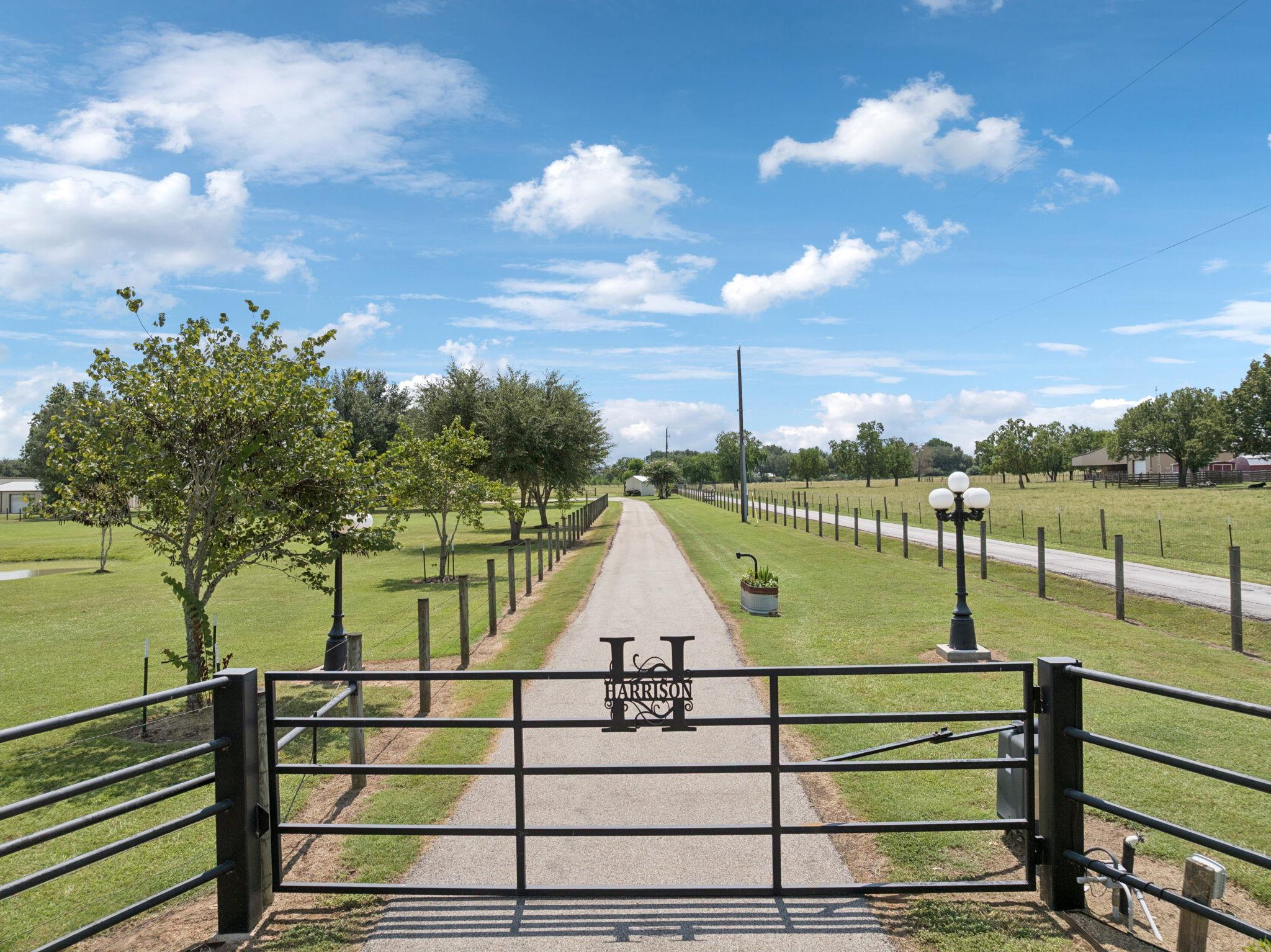 31229 Rochen Rd, Waller, TX 77484