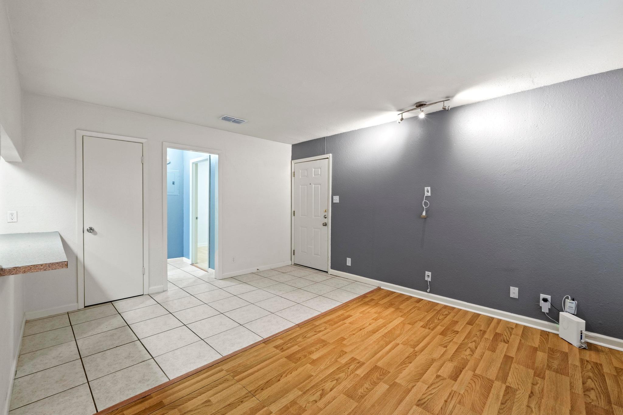 2708 S 1st St # 106, Austin, TX 78704