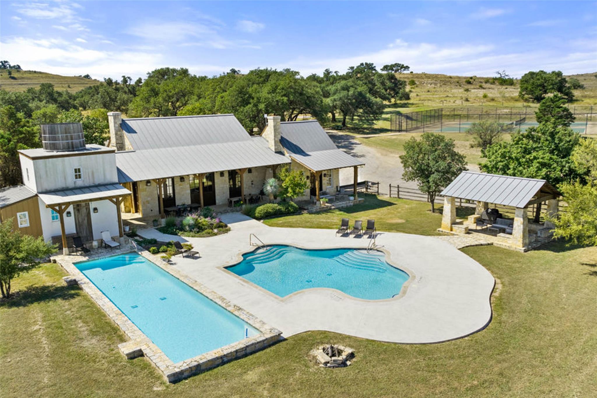 1655 N Walnut Springs Rd, Johnson City, TX 78636