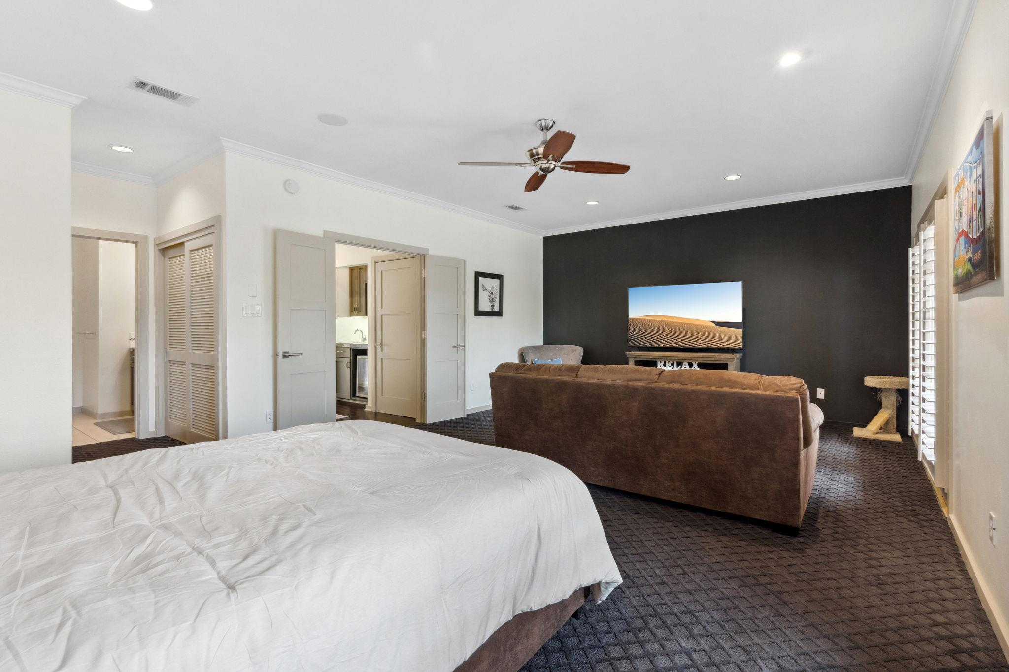 9 Swiftwater Trl, The Hills, TX 78738