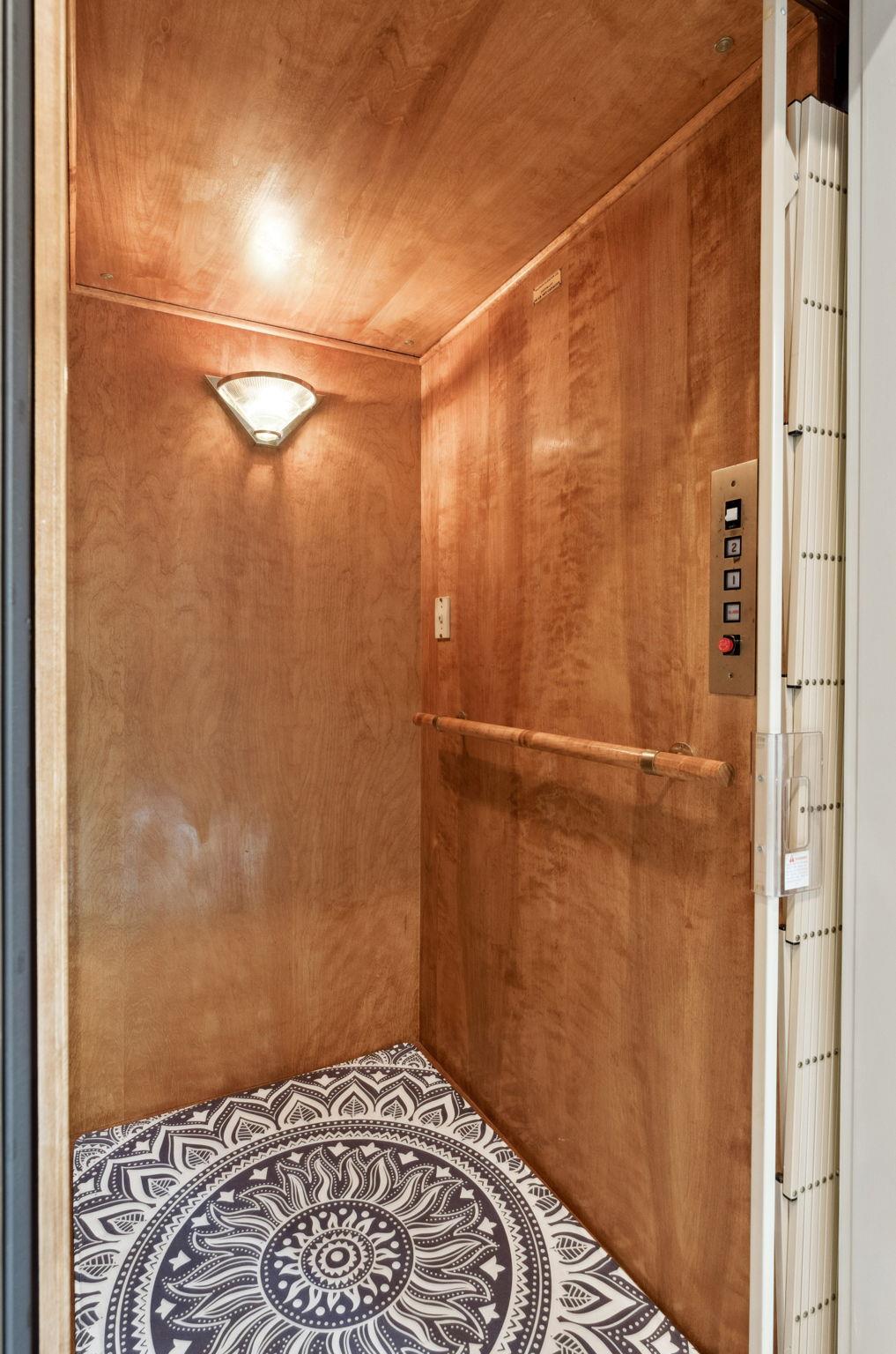 9 Swiftwater Trl, The Hills, TX 78738