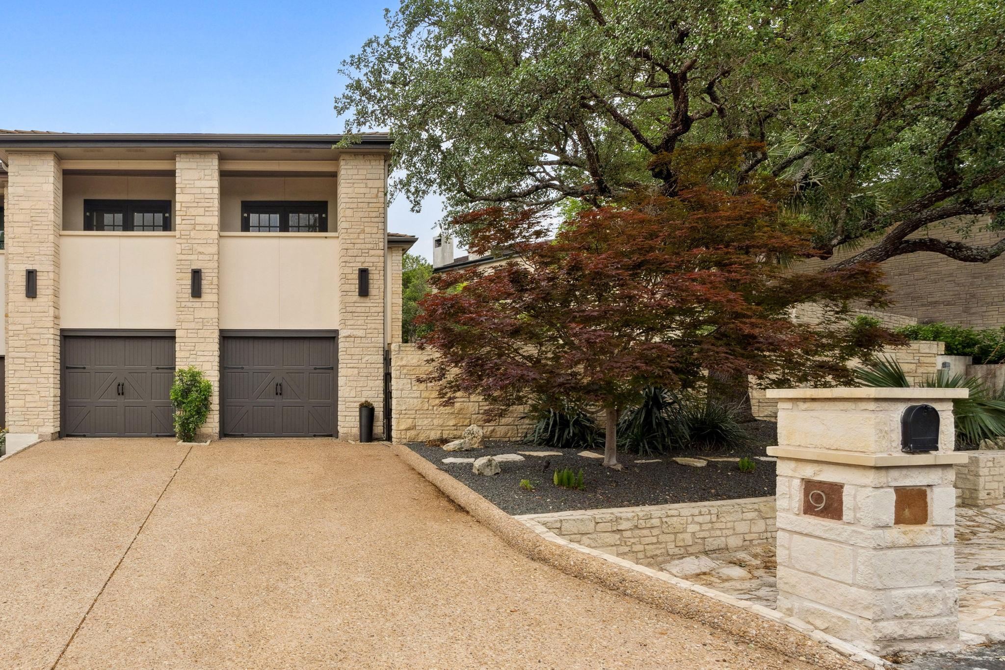 9 Swiftwater Trl, The Hills, TX 78738