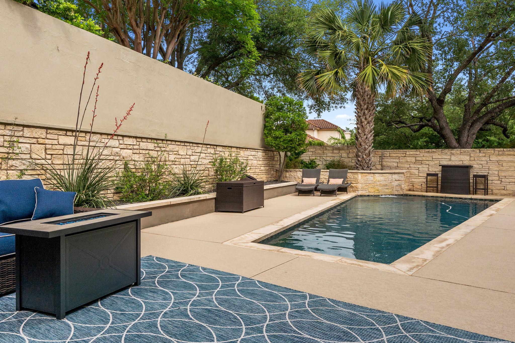 9 Swiftwater Trl, The Hills, TX 78738