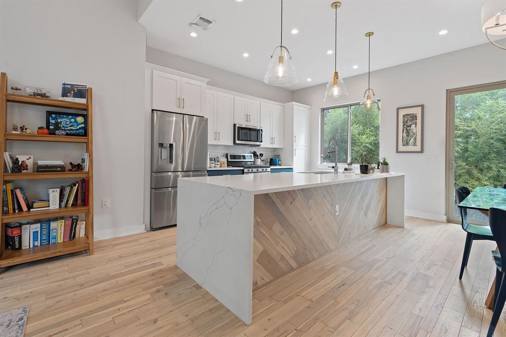 2711 Willow St # A, Austin, TX 78702