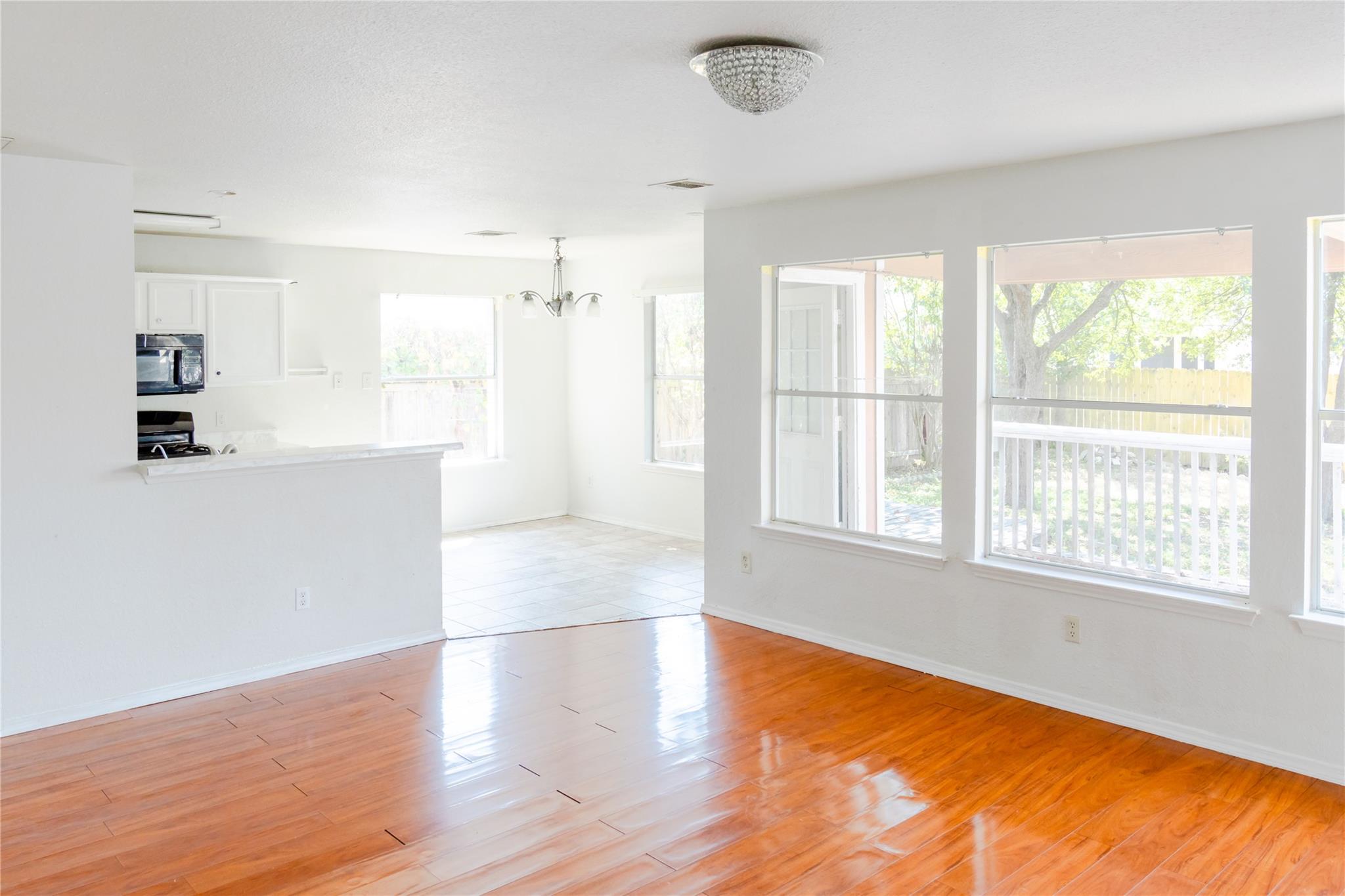 15224 Sarahs Creek Dr, Pflugerville, TX 78660