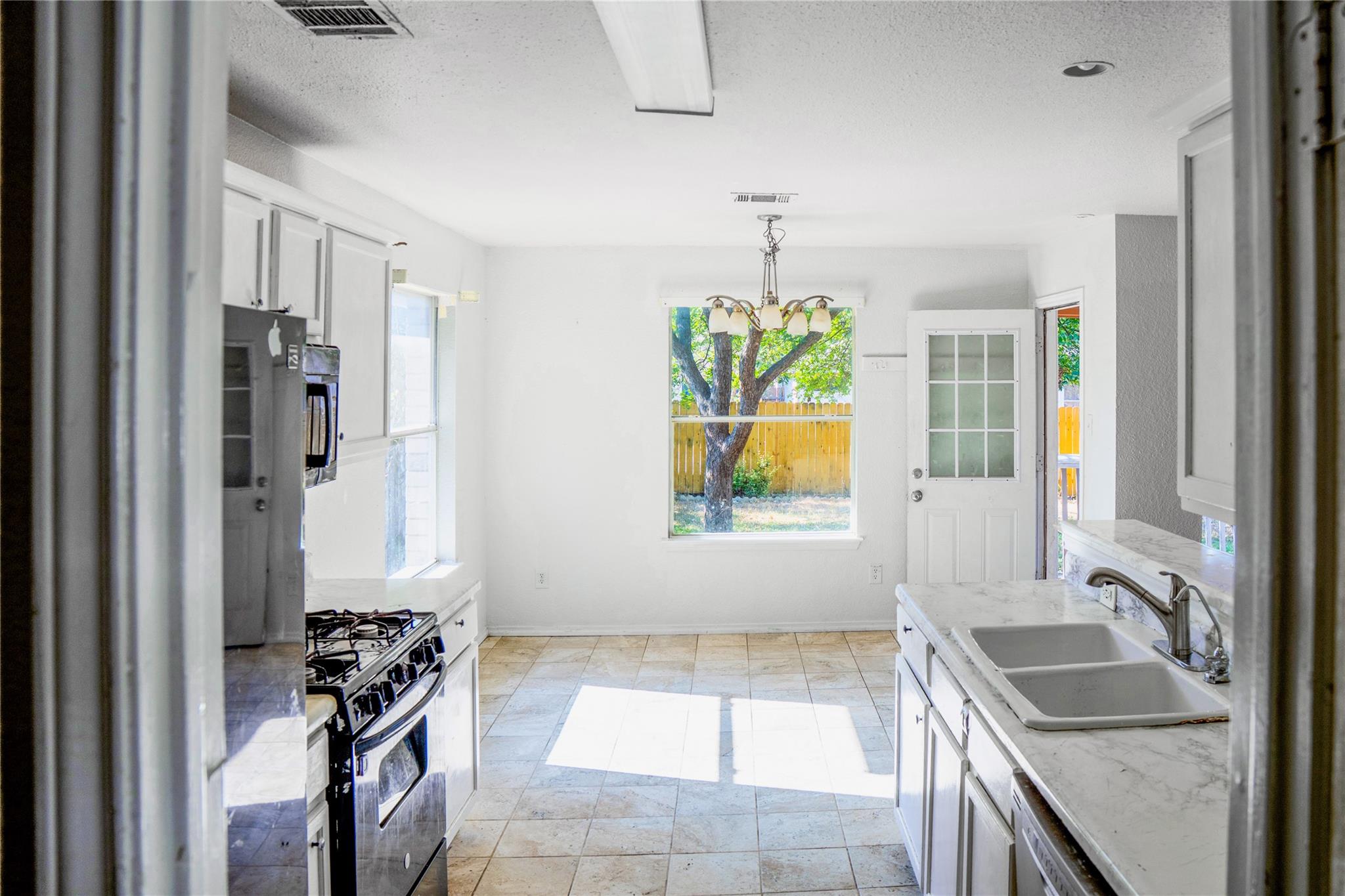 15224 Sarahs Creek Dr, Pflugerville, TX 78660