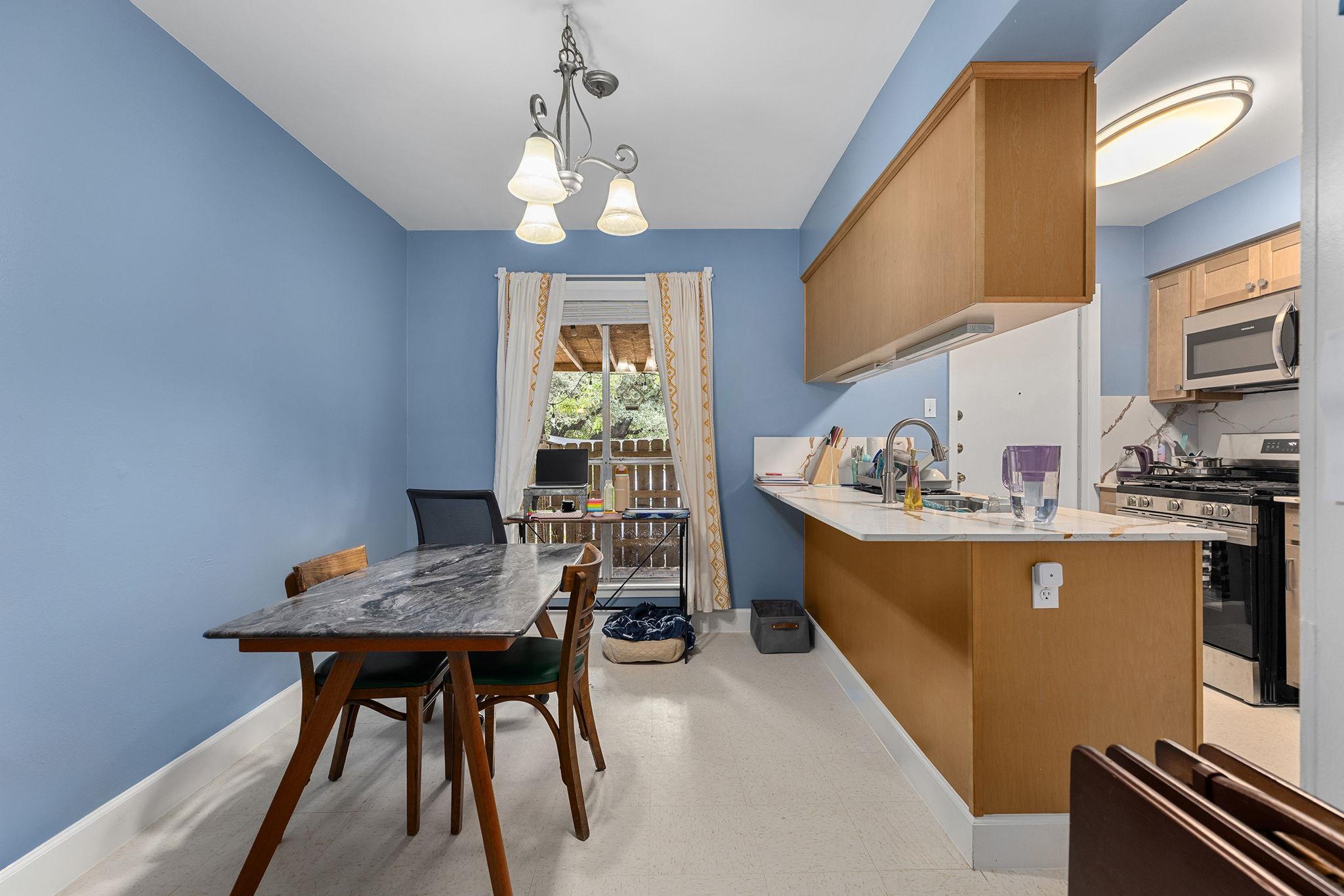 7001 Cooper Ln, Austin, TX 78745