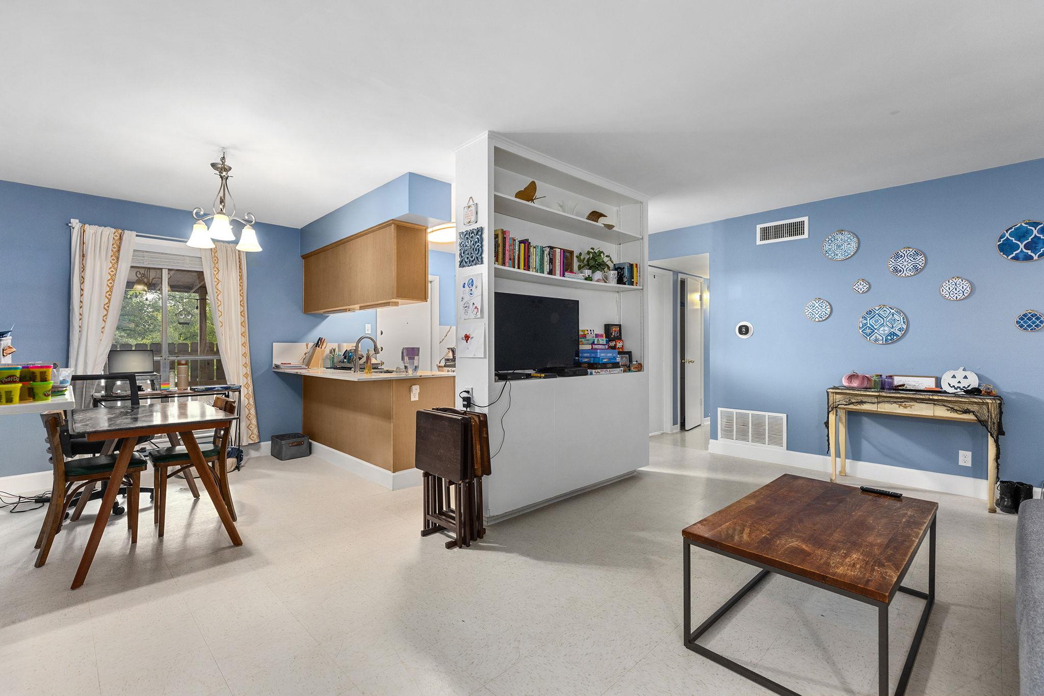 7001 Cooper Ln, Austin, TX 78745