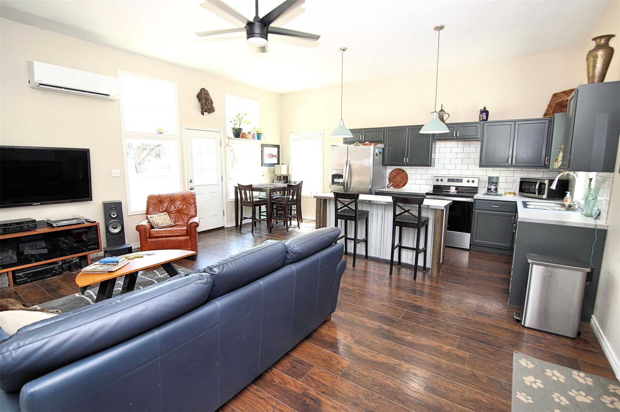 209 Lakevista Dr, Burnet, TX 78611