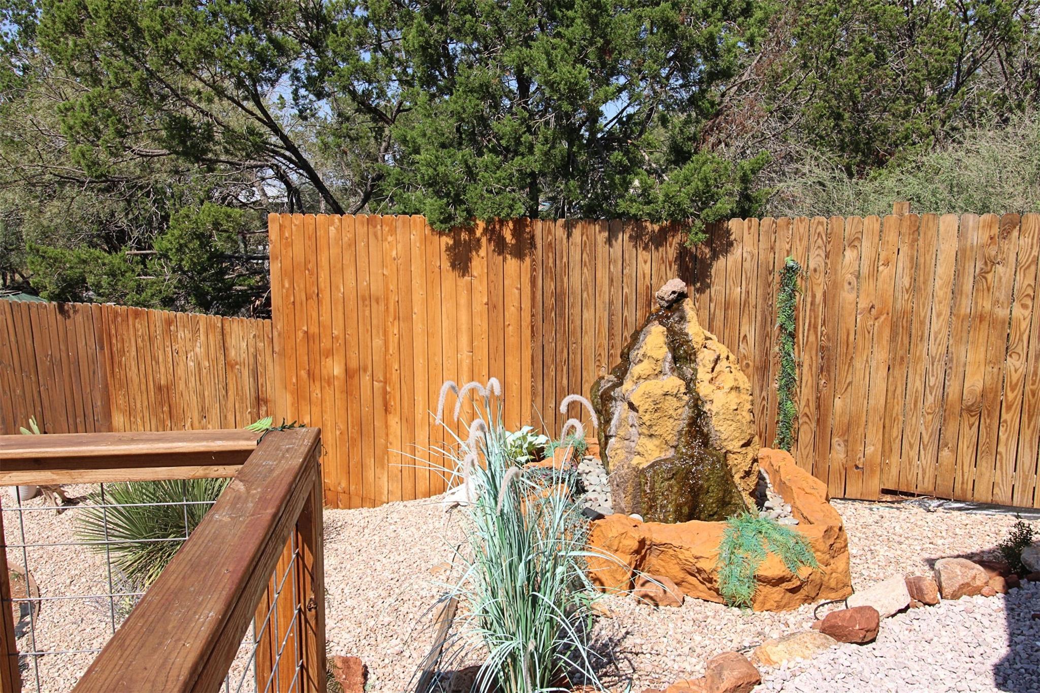 209 Lakevista Dr, Burnet, TX 78611