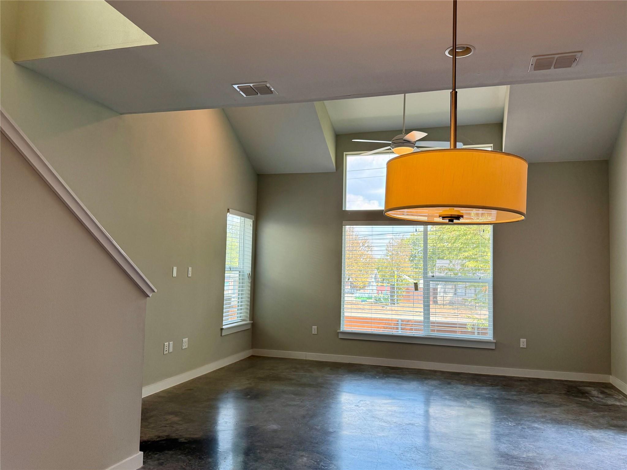 301 W Stassney Ln # 19, Austin, TX 78745