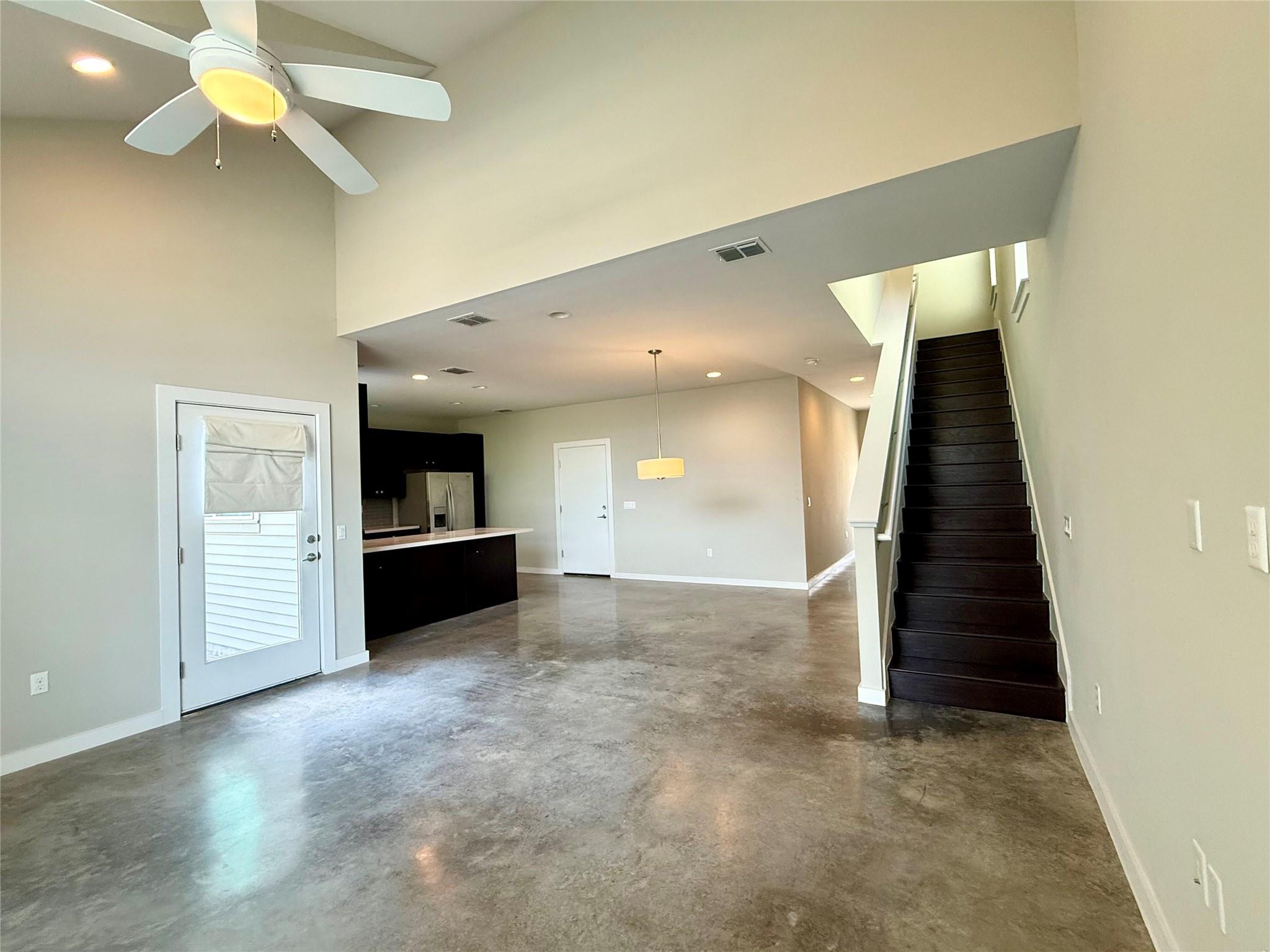 301 W Stassney Ln # 19, Austin, TX 78745