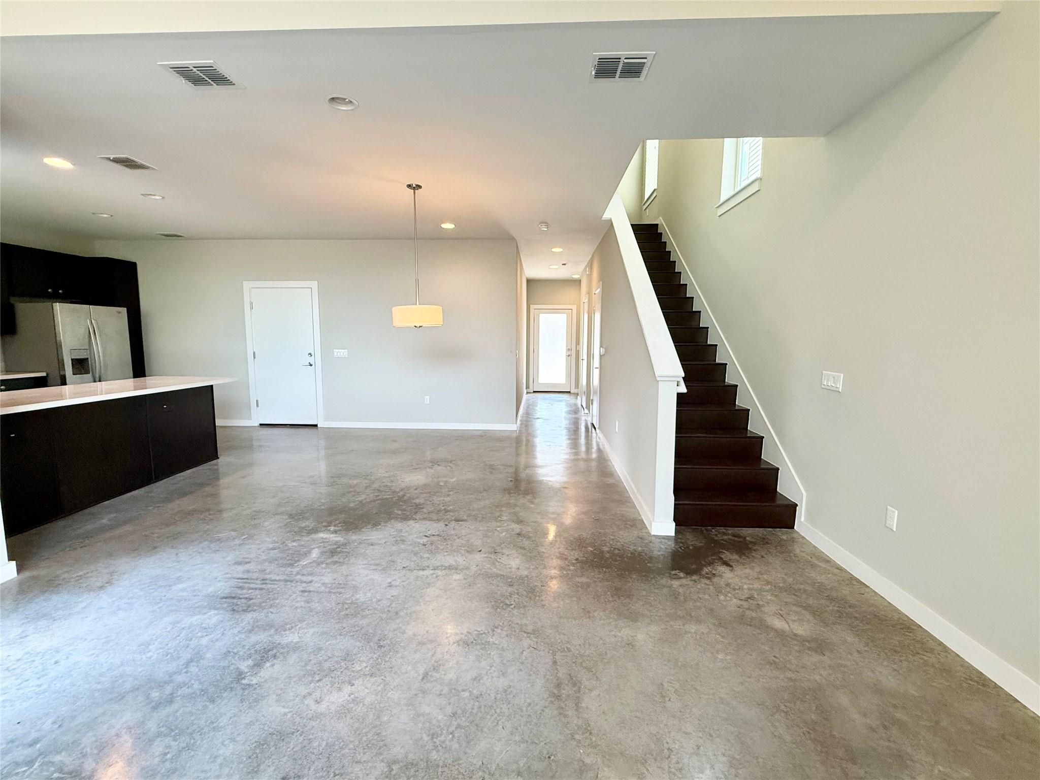 301 W Stassney Ln # 19, Austin, TX 78745