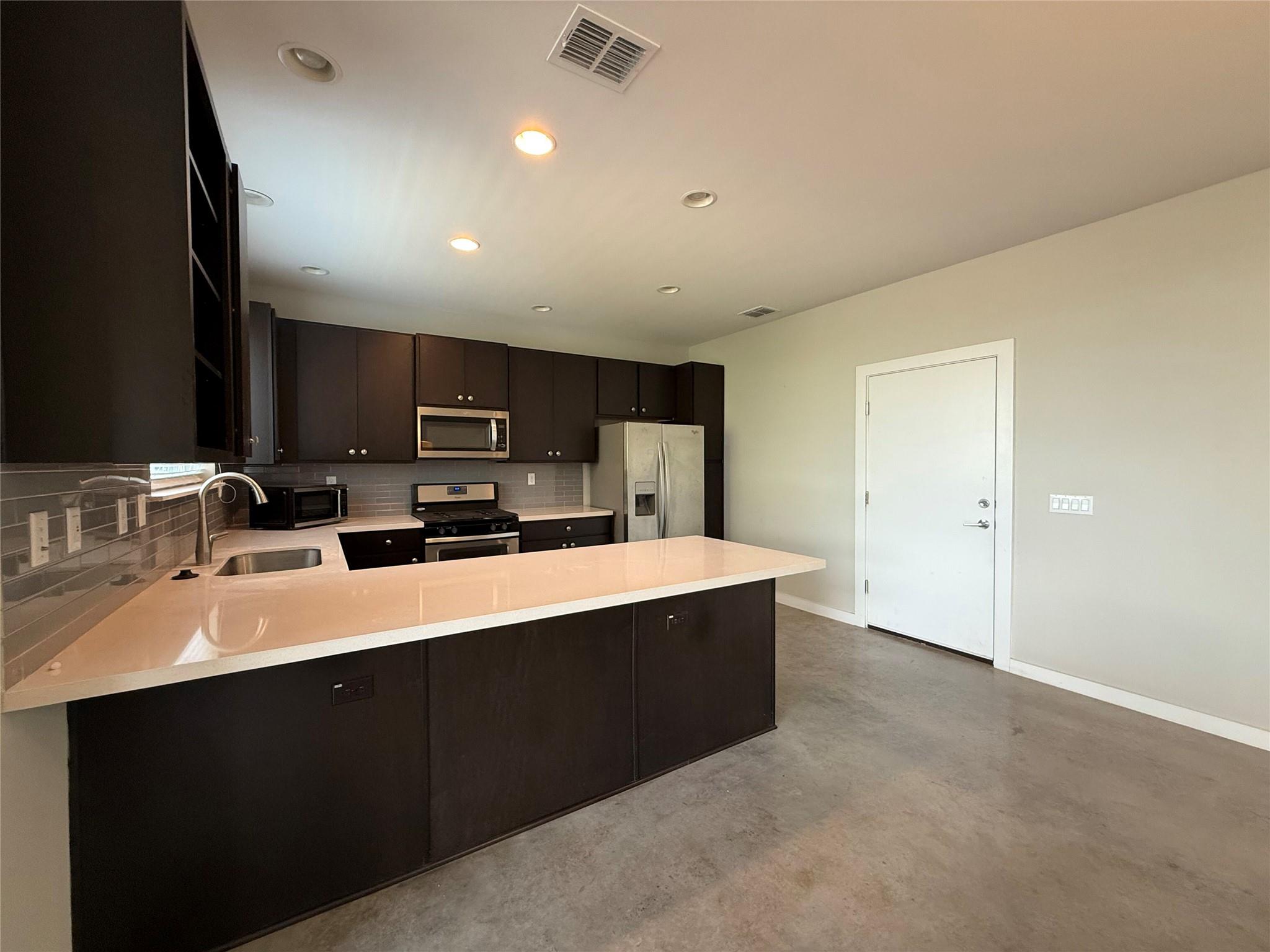 301 W Stassney Ln # 19, Austin, TX 78745