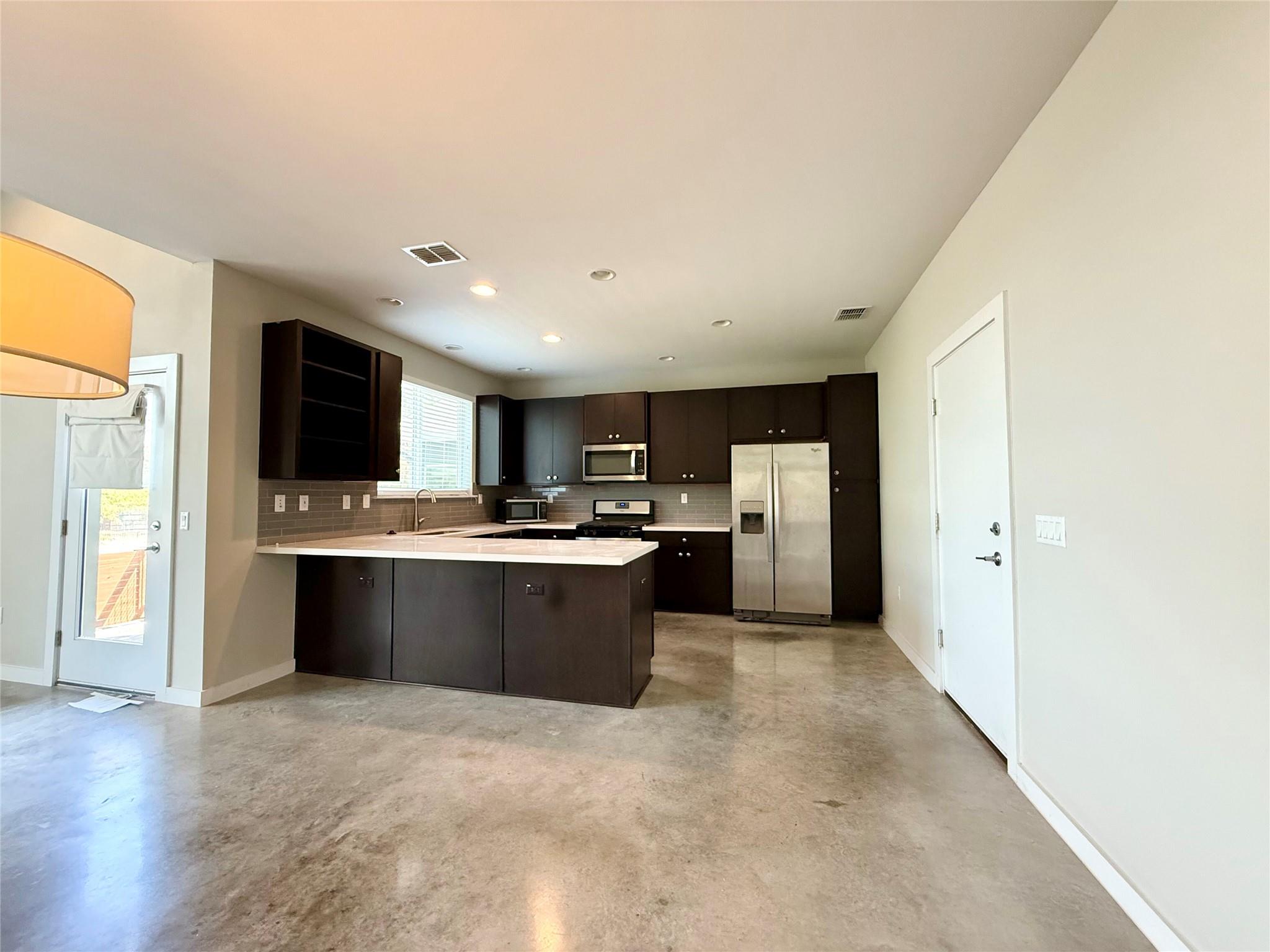 301 W Stassney Ln # 19, Austin, TX 78745