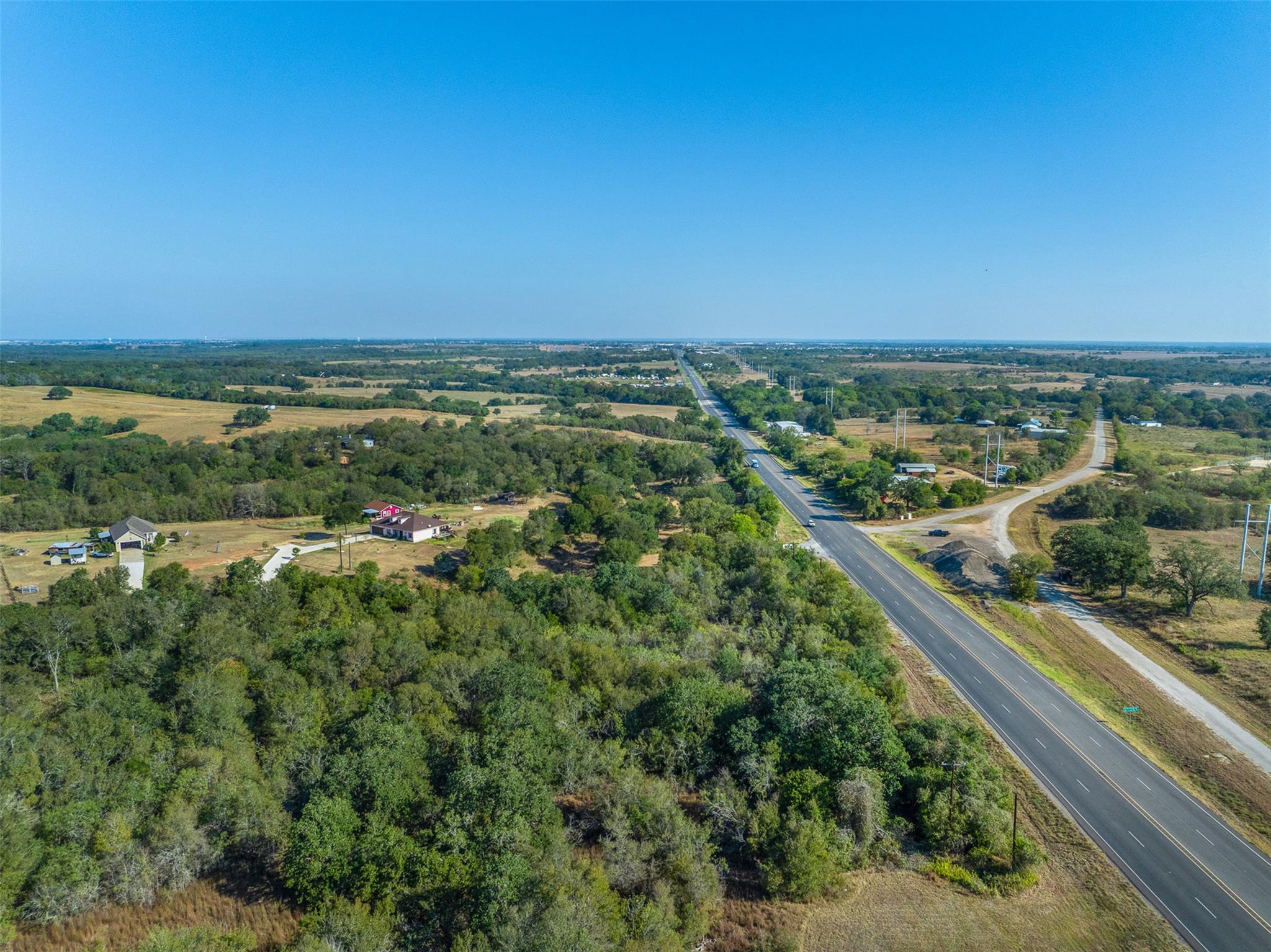 100 Westwood Rd, Lockhart, TX 78644