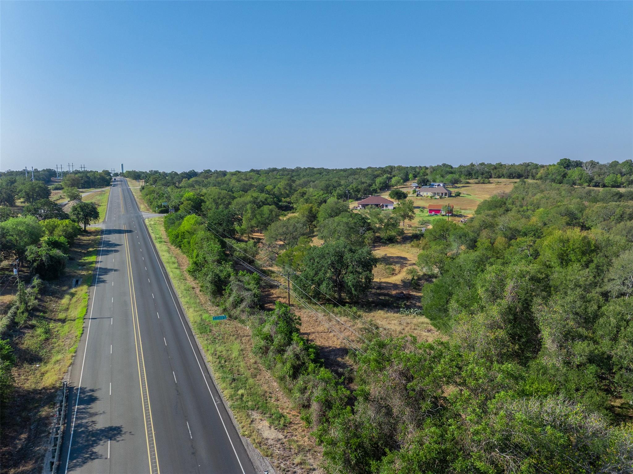 100 Westwood Rd, Lockhart, TX 78644