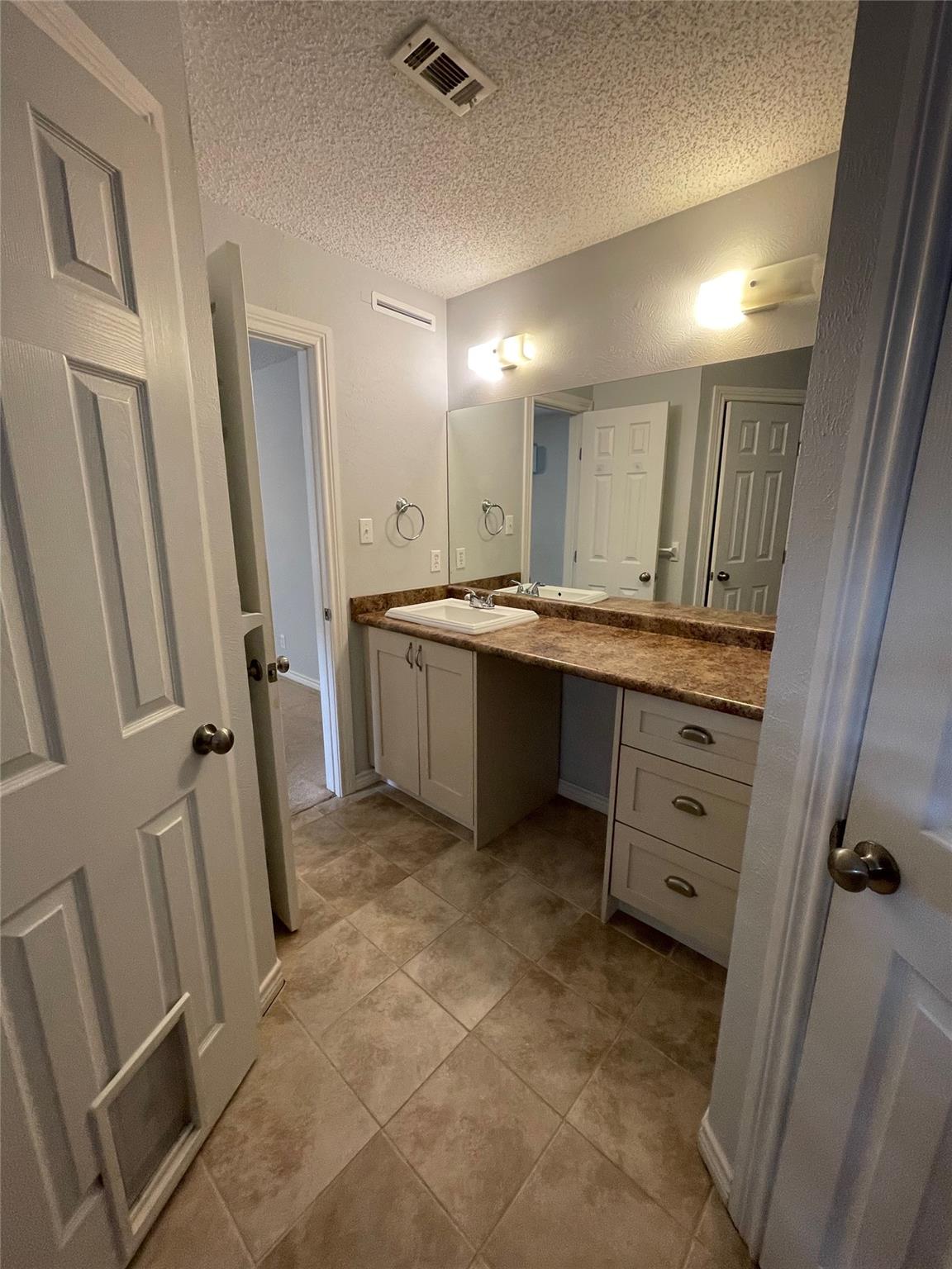 8408 Dixon Dr, Austin, TX 78745