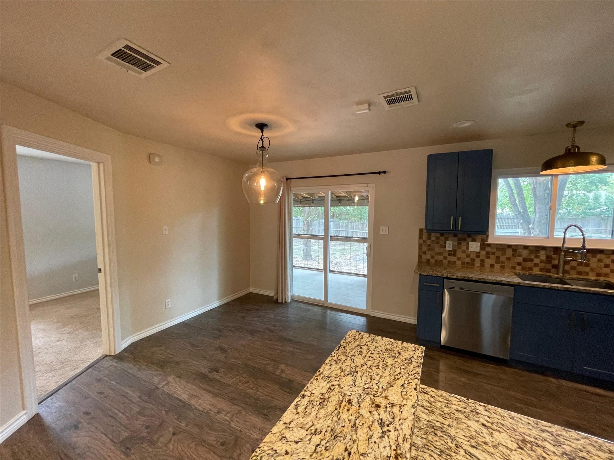 8408 Dixon Dr, Austin, TX 78745