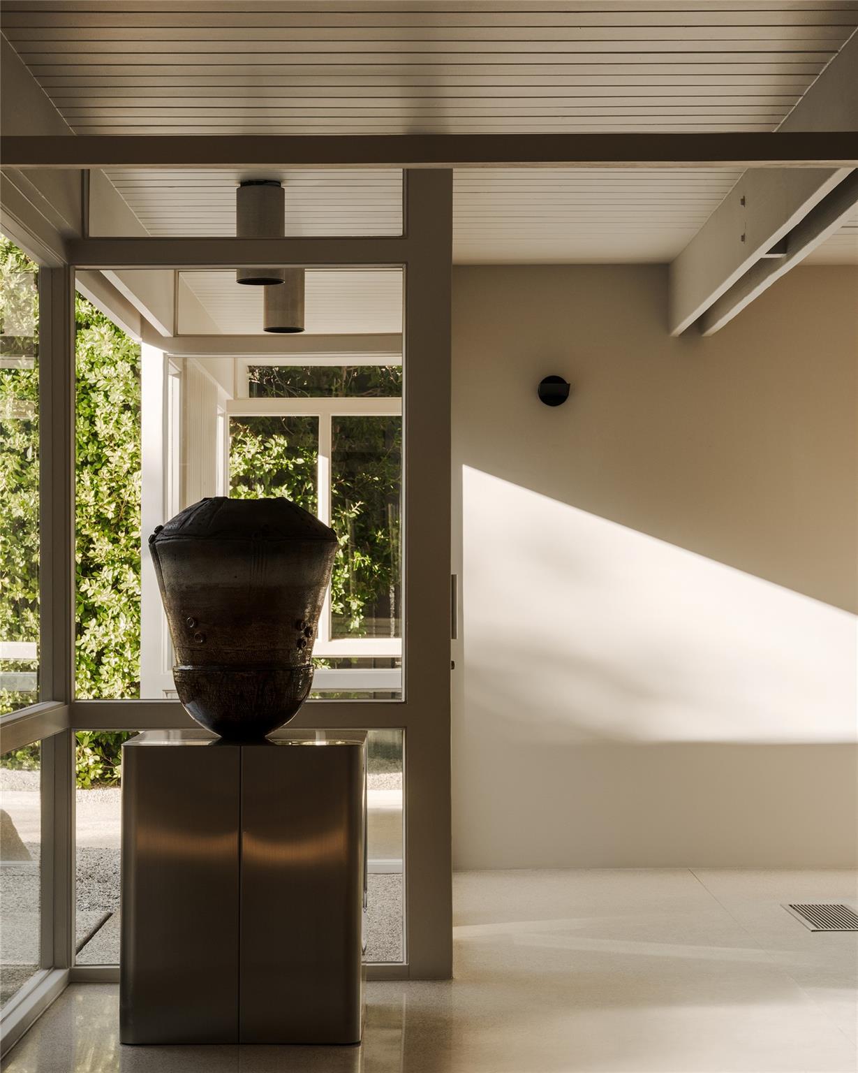 1272 E Verbena Dr, Out of State, CA 92262