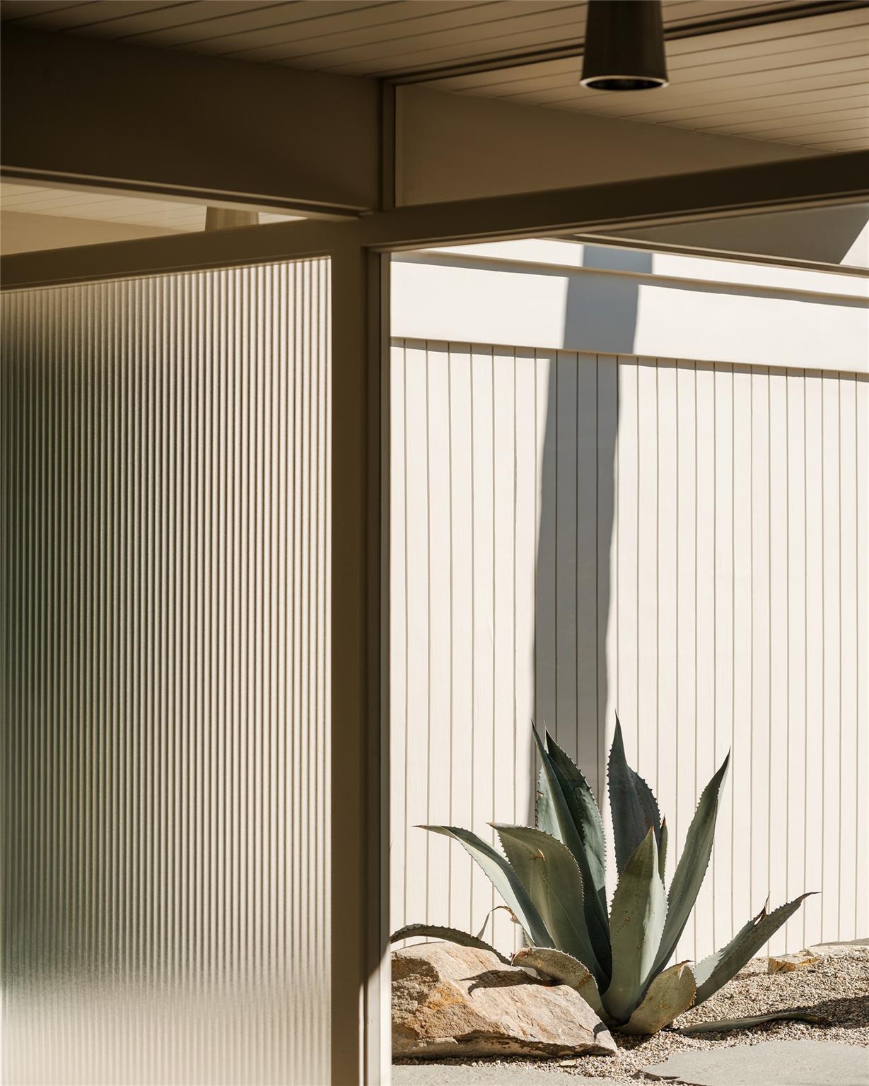 1272 E Verbena Dr, Out of State, CA 92262