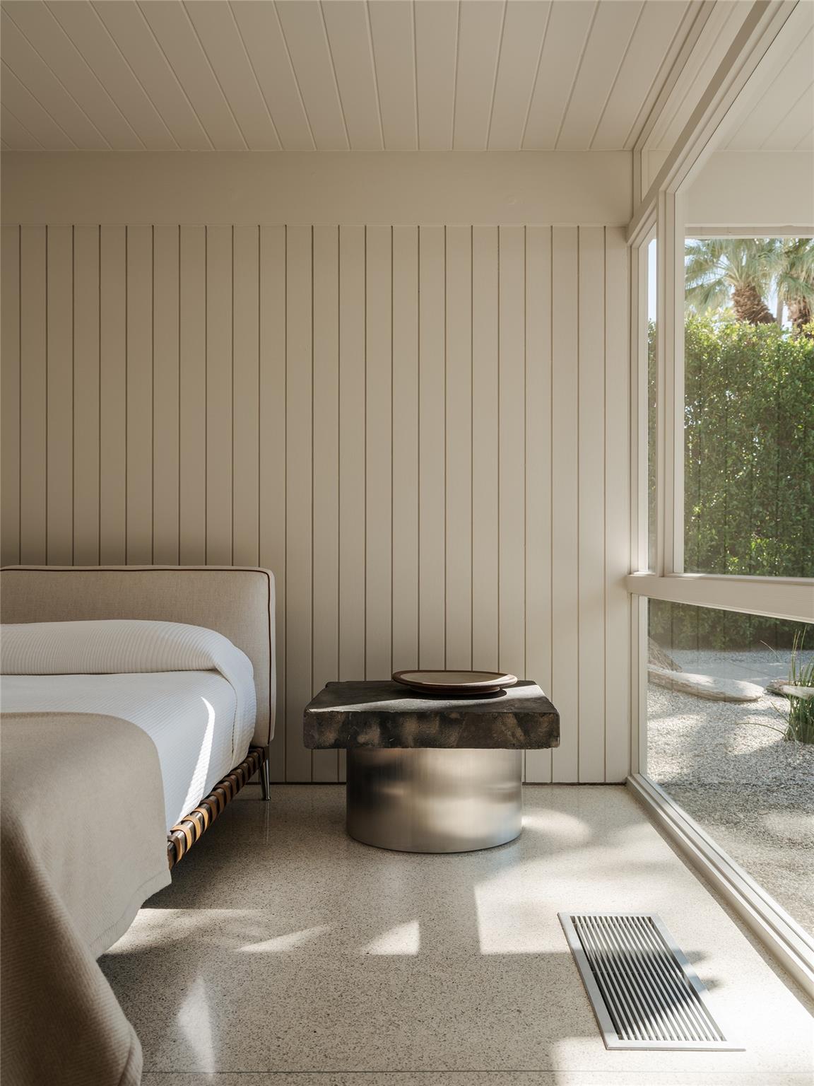 1272 E Verbena Dr, Out of State, CA 92262